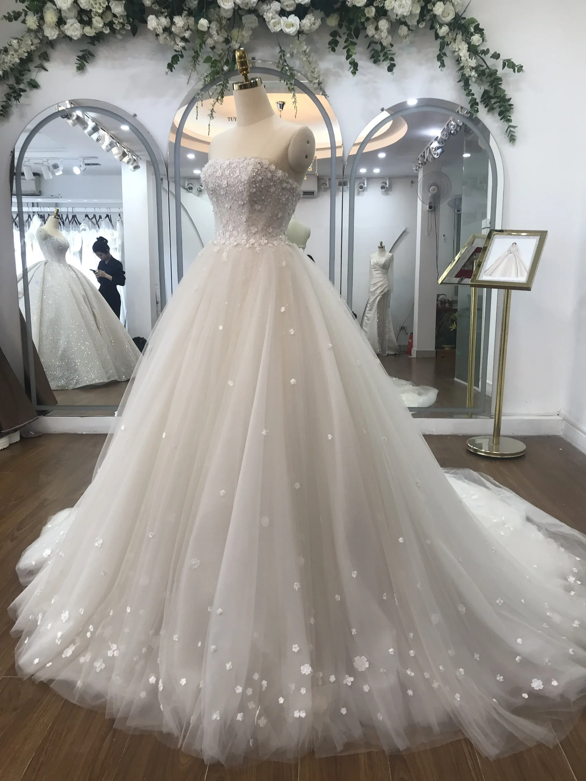 OEM Manufacture High Quality wedding dress wholesale ball gown off-shouder flowers lace beads add beading by handmade TNBP22