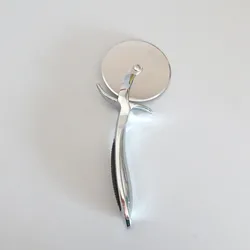 kitchen accessories stainless steel pizza wheel cutter pizza wheel knife pizza slicer with non slip handle for pies waffles,etc