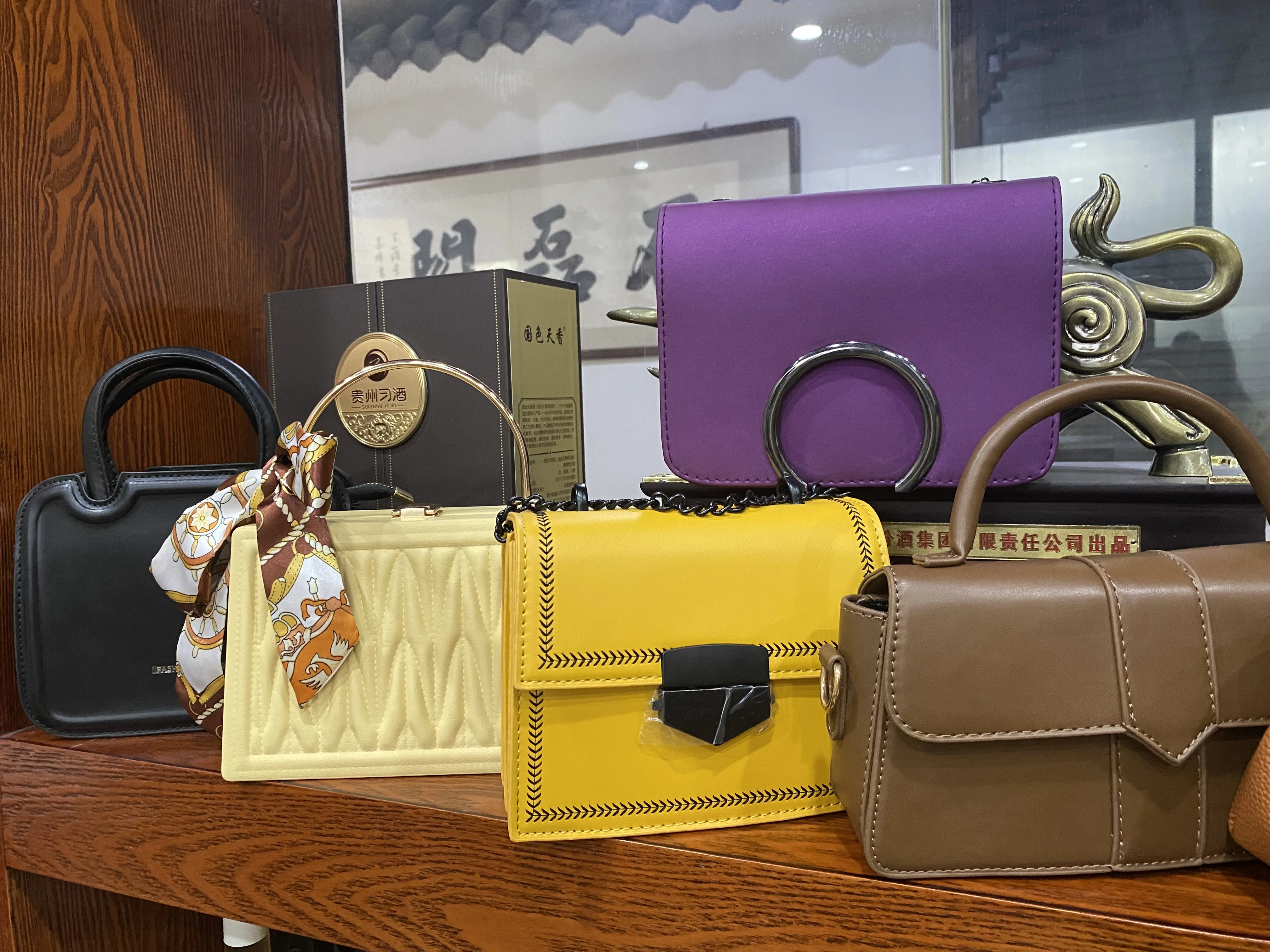 Высококачественная Смешанная упаковка Случайная Доставка модная дизайнерская сумка через плечо складная женская подержанные сумки