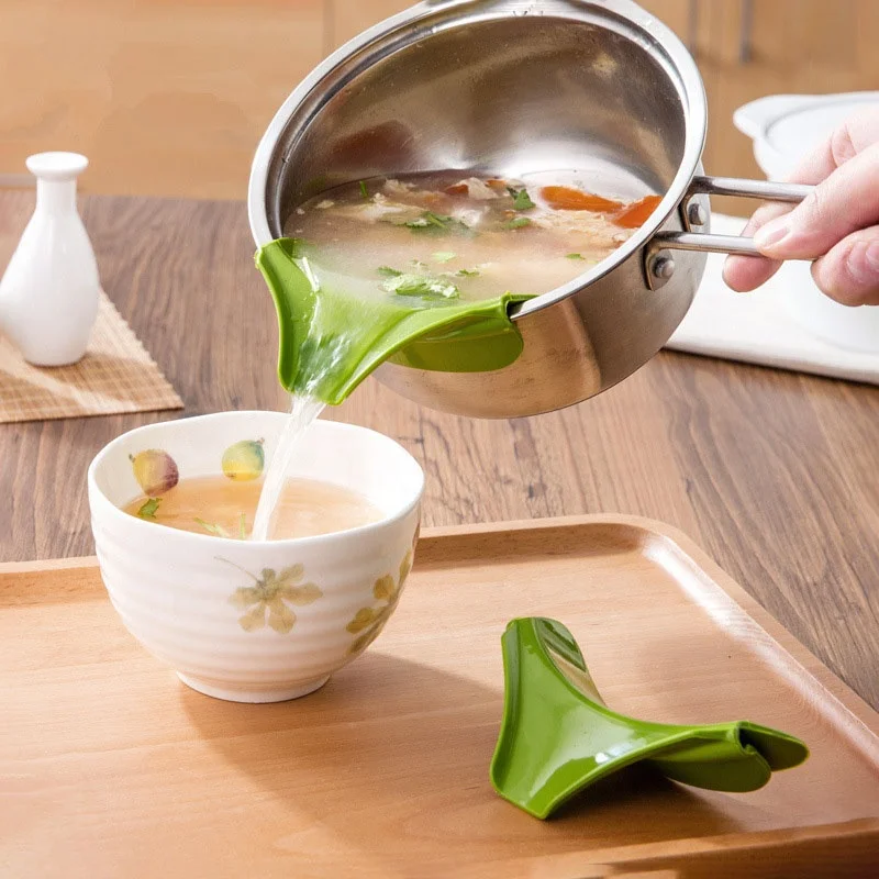 Anti-Spill Silicone Kitchen Accessories Pots Pans Liquid Soup Nozzle Mouth Funnel Pour Soup Spout Edge Deflector Cooking Tool
