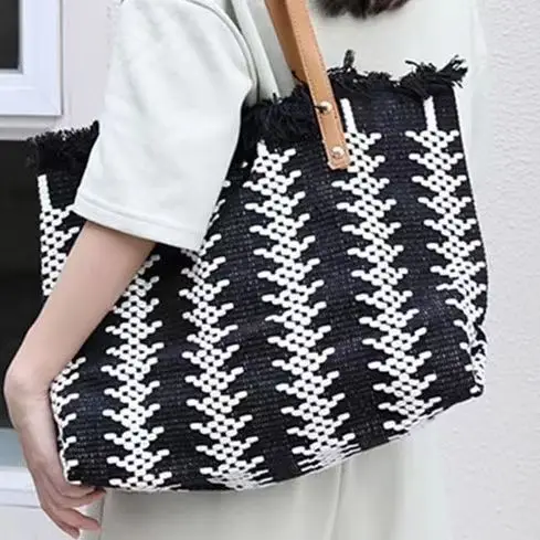 Girls lovely Popular Single Shoulder Bag Large Capacity Canvas Bag Shopping Bag Tassel Handbag