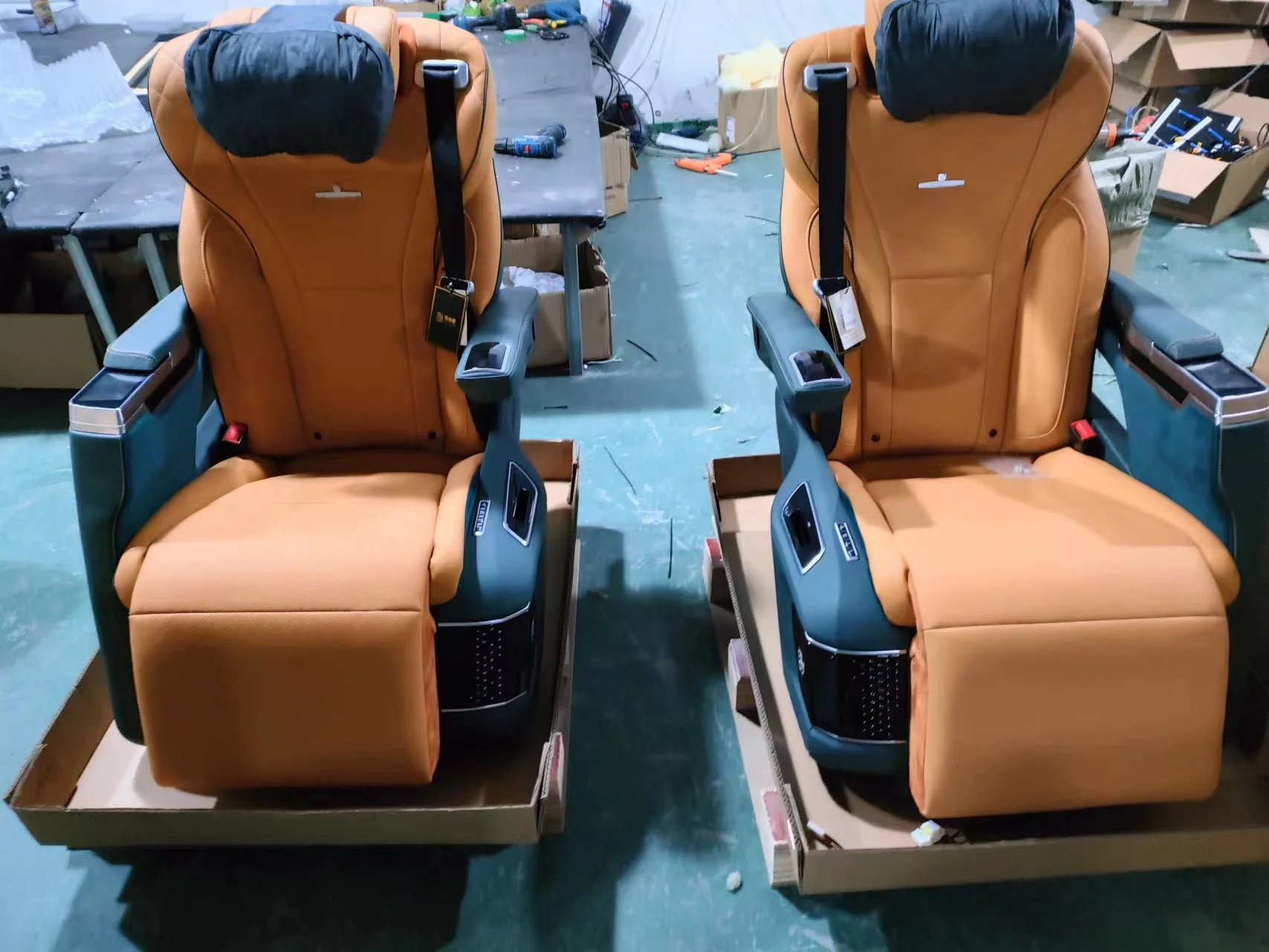 Auto Interior Upgrade New Leather Luxury Electric Van Seats for Benz Toyota Sienna Kia Carnival Aero & Sport Seat Model Vito