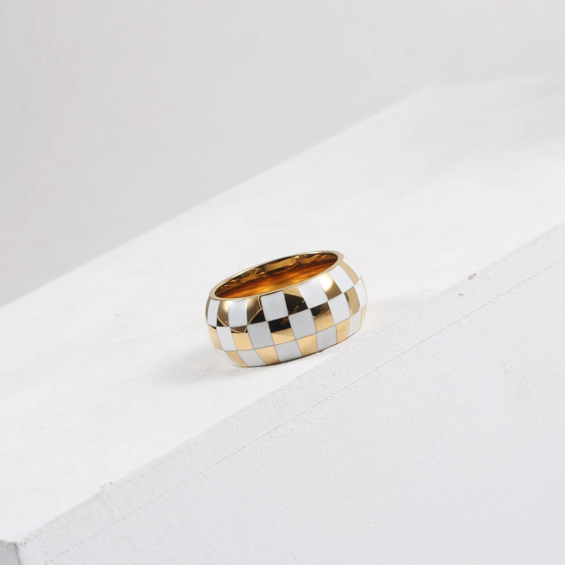 Mwin Custom White Black Checker Index Finger Ring Chunky Rings 18K Gold Plated Stainless Steel Enamel Rings Jewelry Women