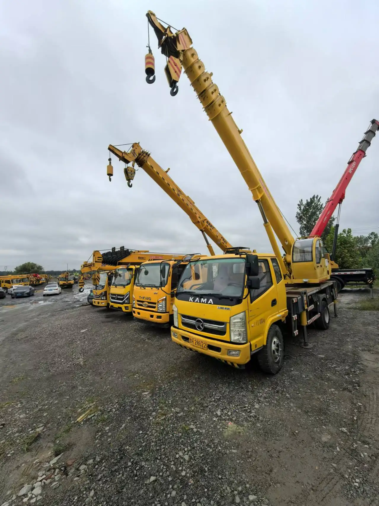 New Model Customized Mini Crane With Telescopic Boom For Compact Lifting Operations In Tight Spaces And Construction Sites