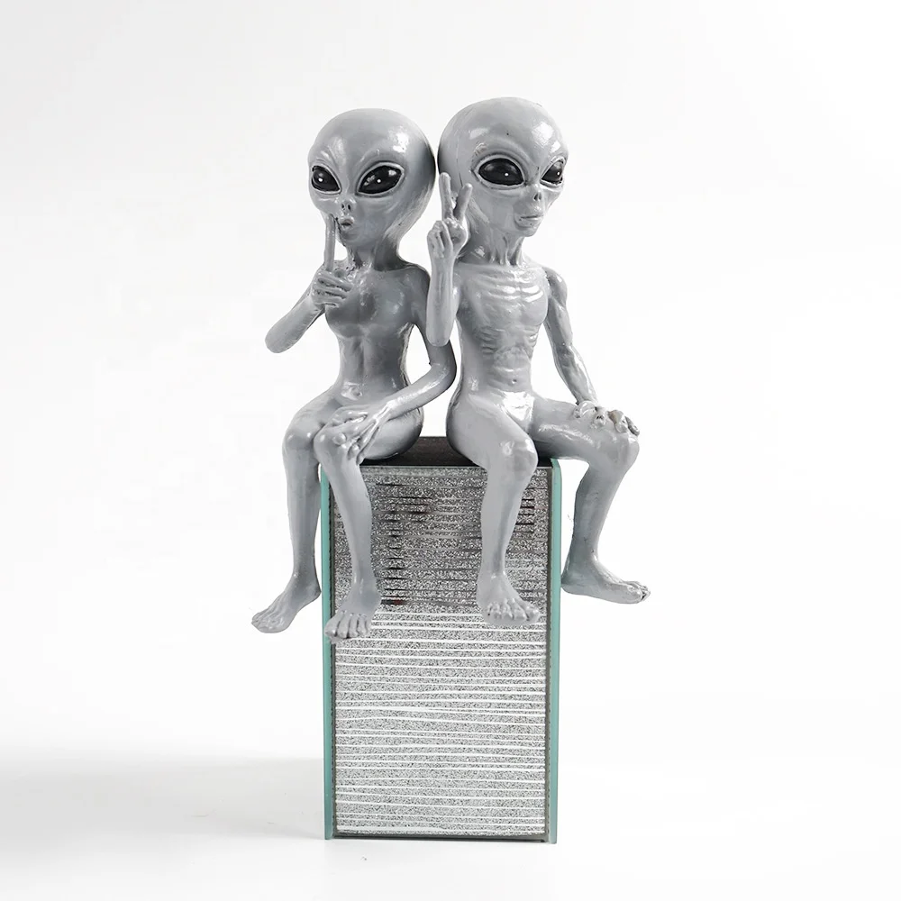 Aliens Creative Ornaments Garden Sculpture Decorations Ufo Outdoor Dwarf Resin Crafts