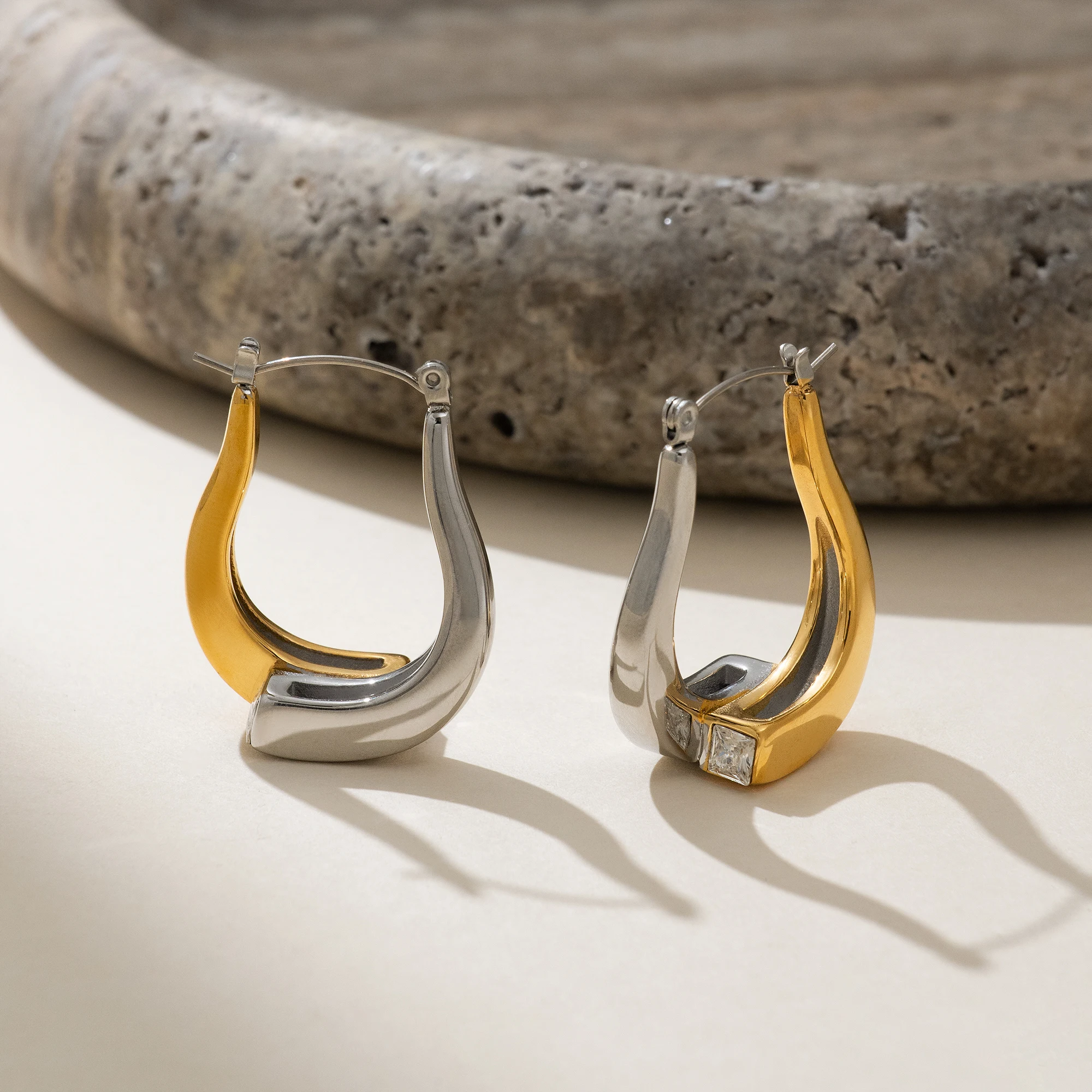 2024 Dazan New HOT INS 18k Gold Plated Hypoallergenic Stainless Steel Neo Gothic Unique Horn Mixed Zircon Snap Earrings For Lady
