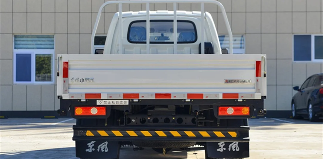 Dongfeng 4X2 3m 90kw Manual Mini Truck With Front Axles 1.5T Rear Axles 3T 6 Wheels