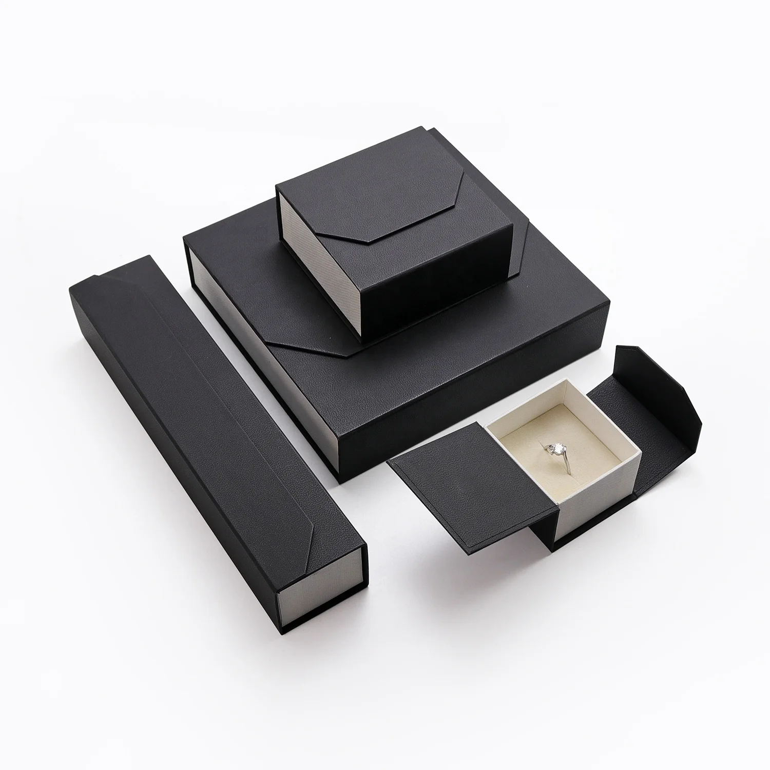 
Fashion luxury black paper board packaging magnetic jewelry paper gift box 