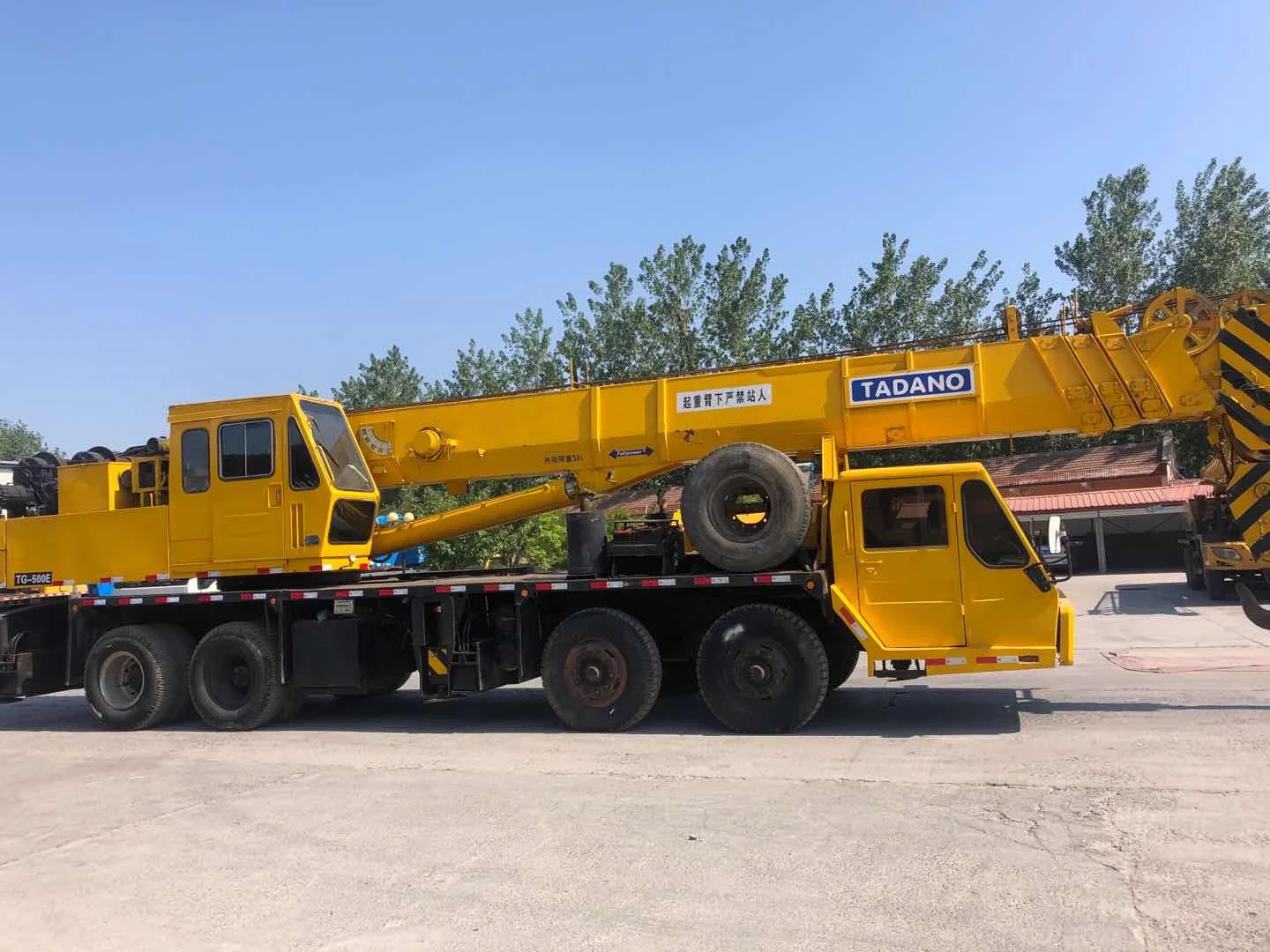  Б/у оригинальный мобильный кран Tadano TL300E грузовик телескопический стреловой 30 тонн вездеходный внедорожный
