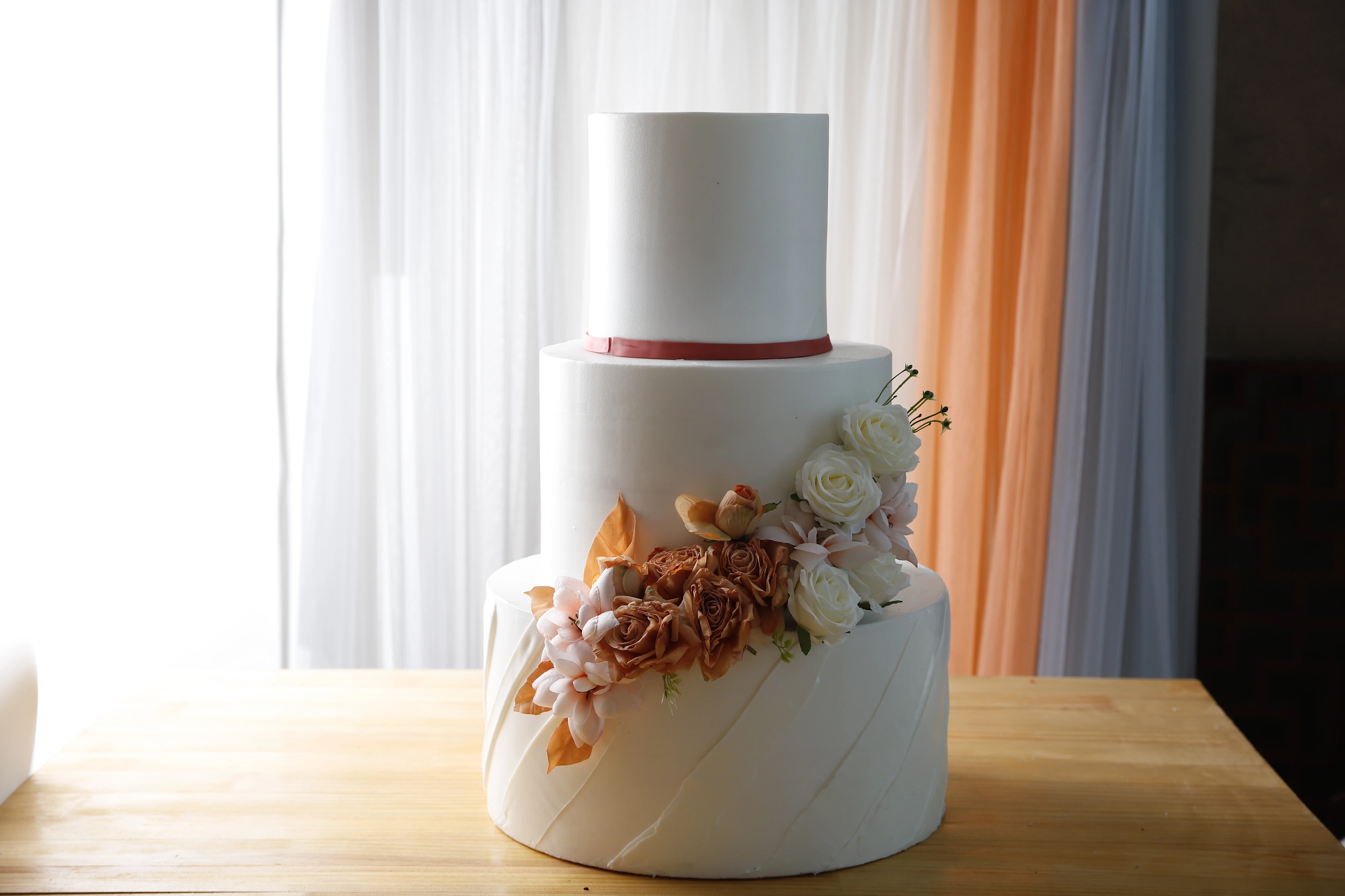 Customized Dummy Cake Fashionable Artificial Fake Cake for Birthday & Wedding Made of Durable Silicone for Window Display Sample