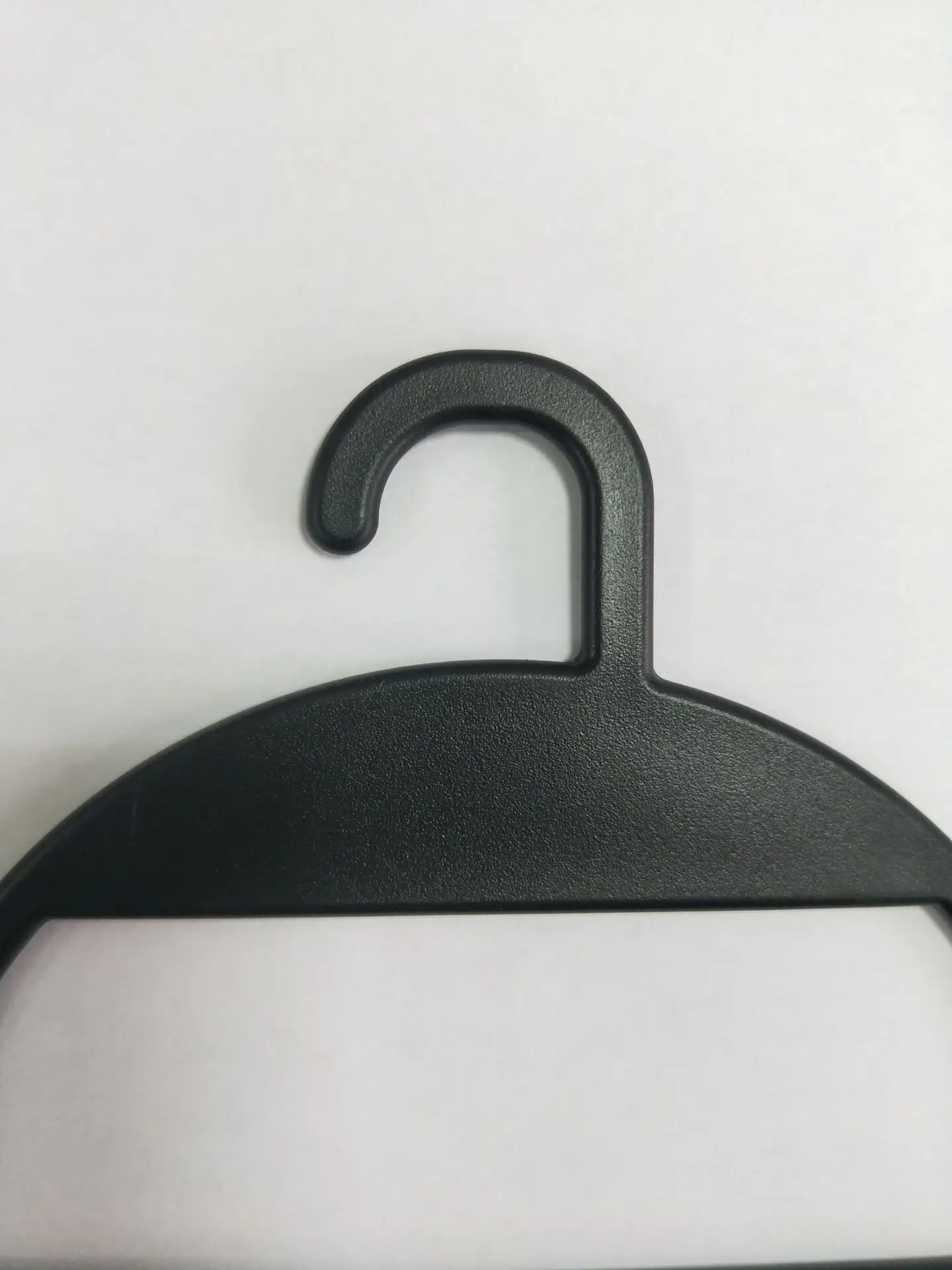 Customized plastic round display scarf hanger wholesale for shopping mall