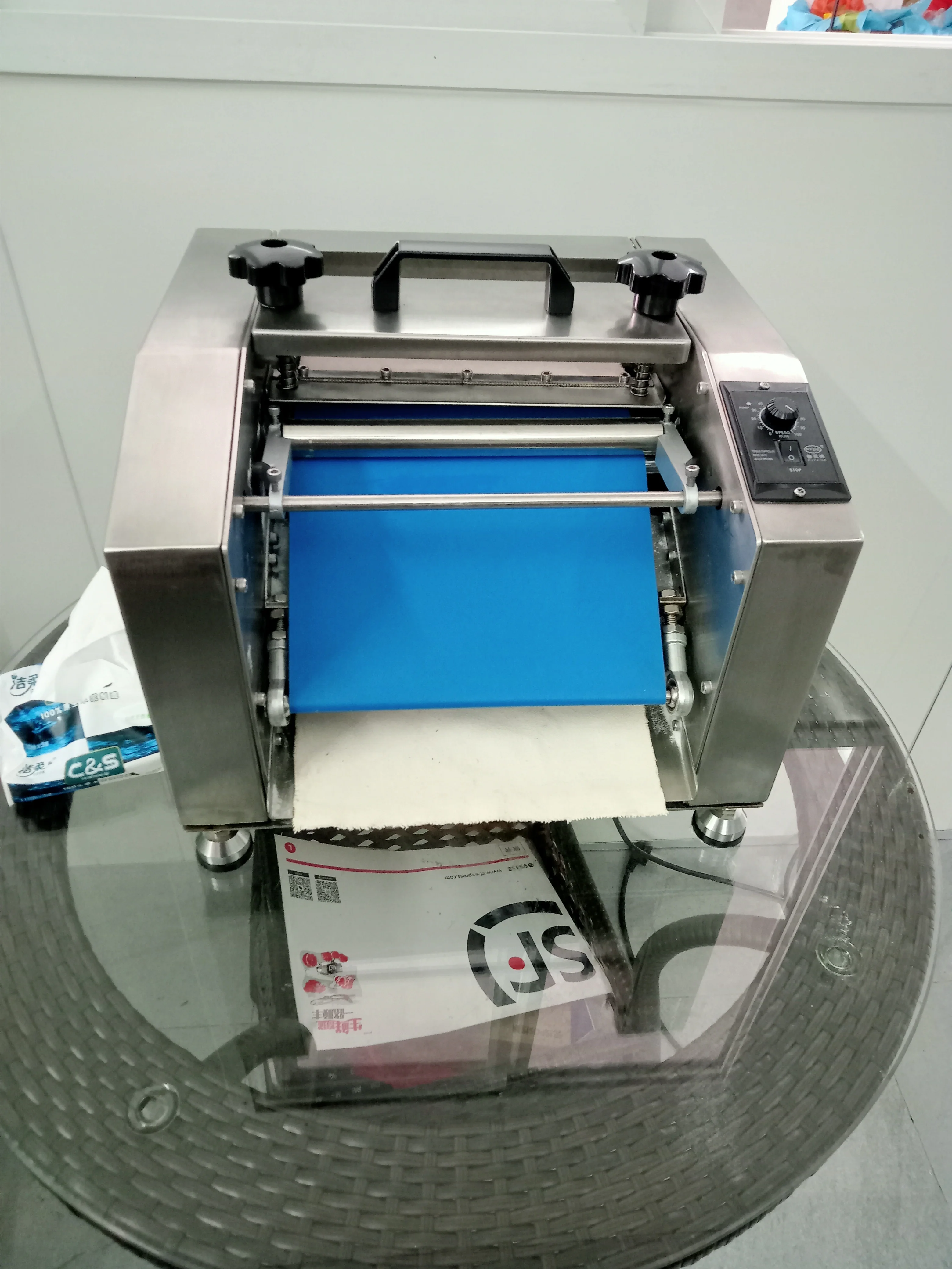 Good price croissant forming dough sheeter croissants moulding machine