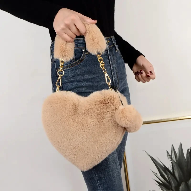 2023 Ladies Fashion Heart Shaped Fur Plush Handbags Fluffy Crossbody Bags Women Shoulder Bags Tote Bag Purse