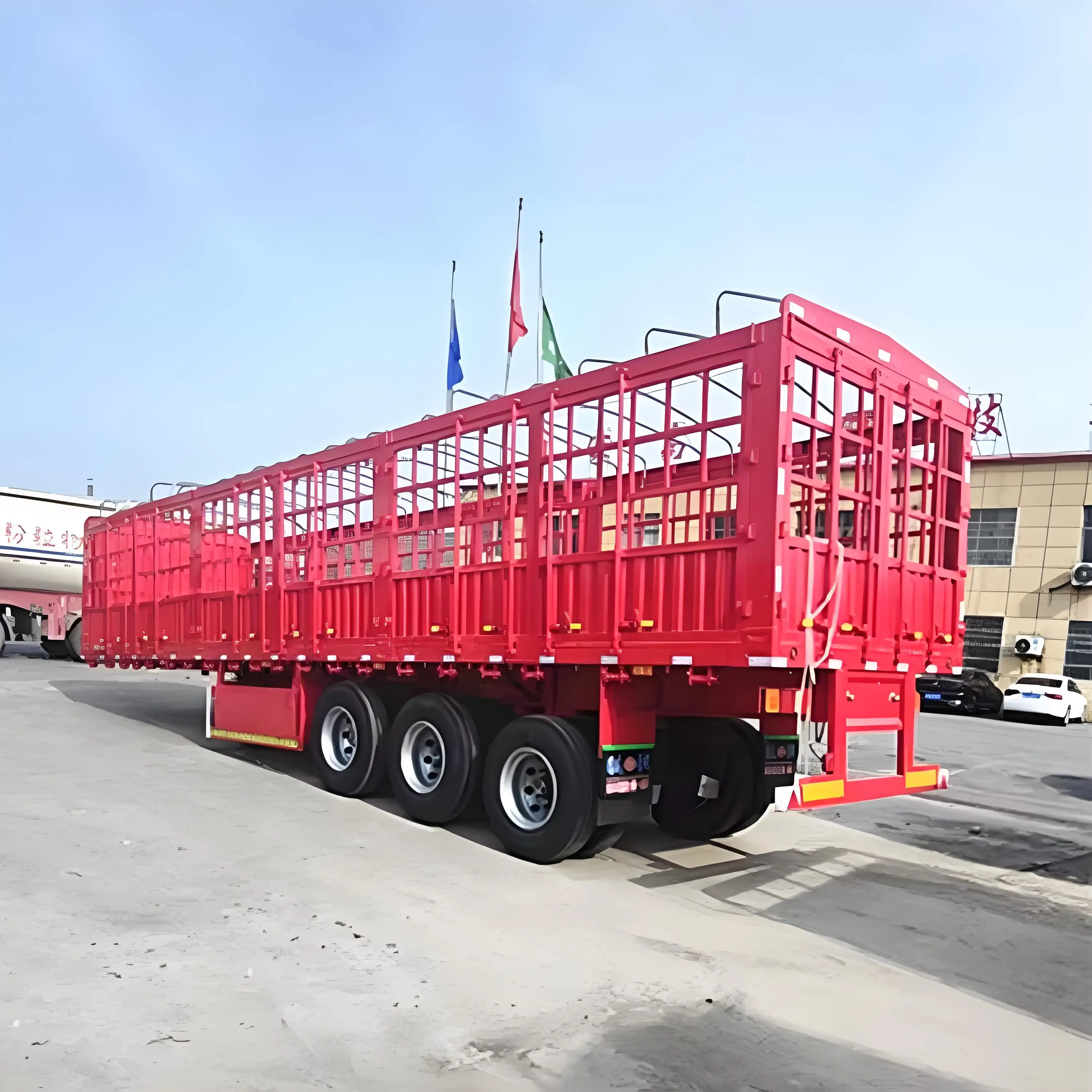Three-Axle Truck with Grid Trailer 12r22.5 Tyre