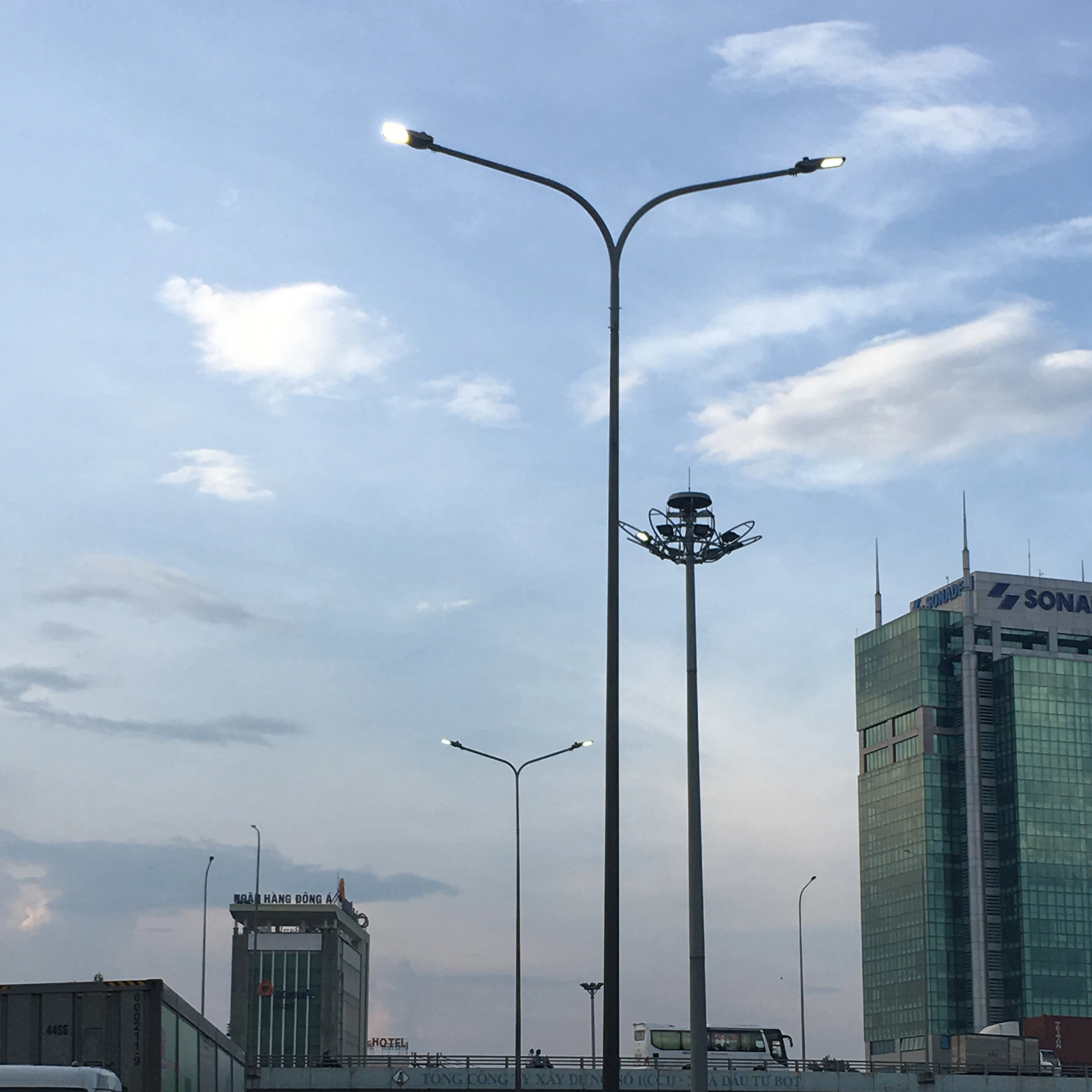 Energy saving ce ip66 solar aluminum led street light housing