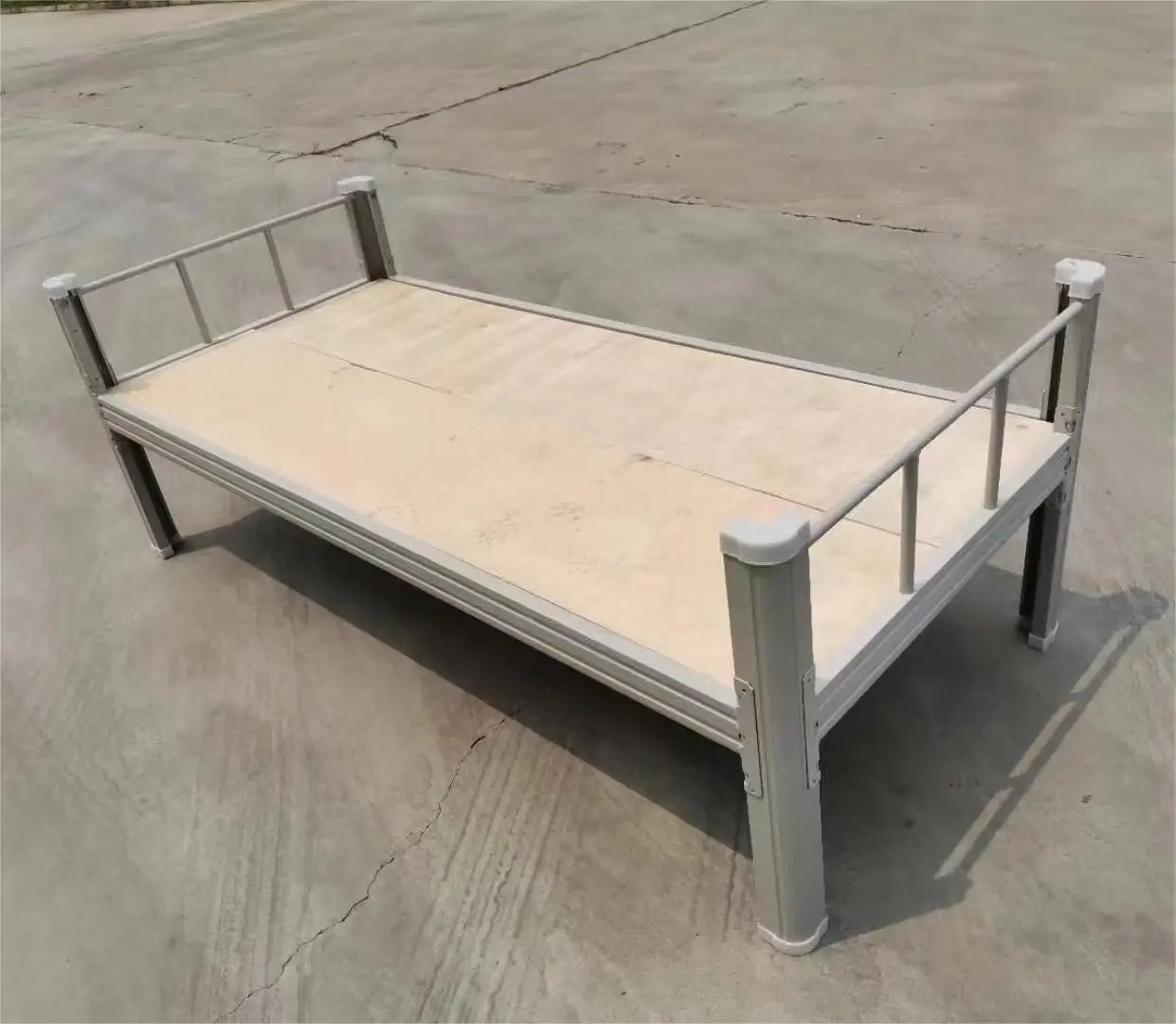 Super quality Steel Single bed Strong heavy duty bed frame with wooden board Metal bed for adults