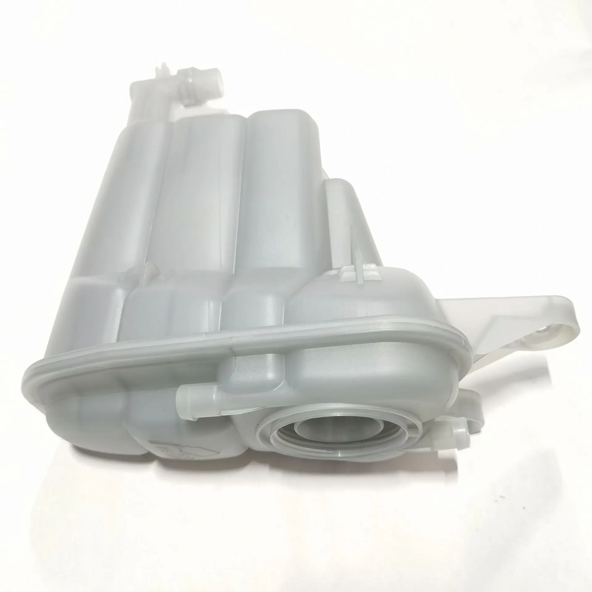 Expansion Tank For A4L Q5 A4 Avant Allroad A5 OEM 8K0 121 403 Q Radiator Expansion Tank