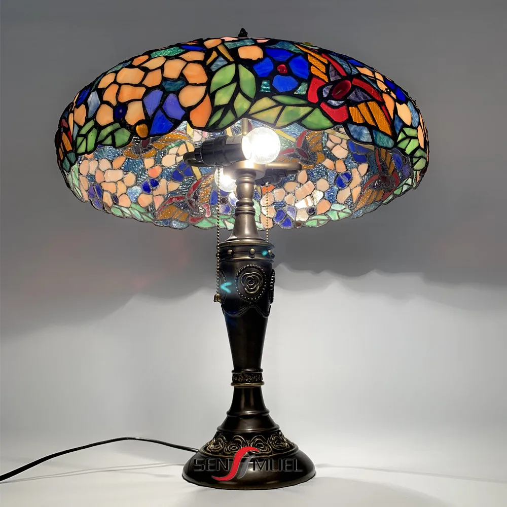 Colored Glass Hand Welding Process European Vintage Square Lampshade Stained Glass Tiffany Style Table Lamp Wholesale