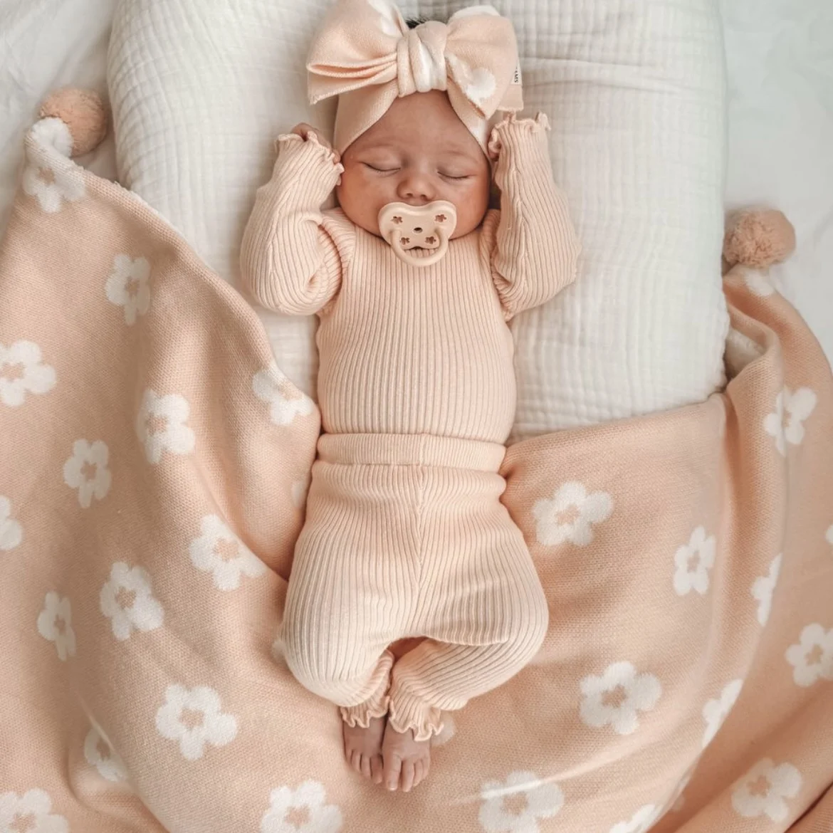 Fast Delivery Plush Blanket Double Side Fleece Casual Cover Throw Blanket Custom 100% Cotton Crochet Knitted Baby Sherpa Blanket