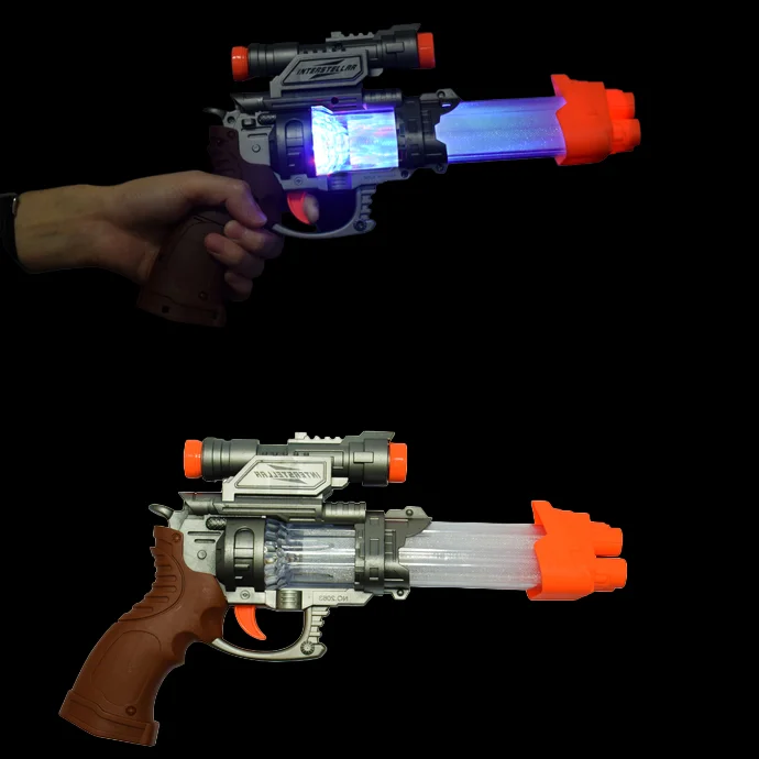 Детский игрушечный пистолет