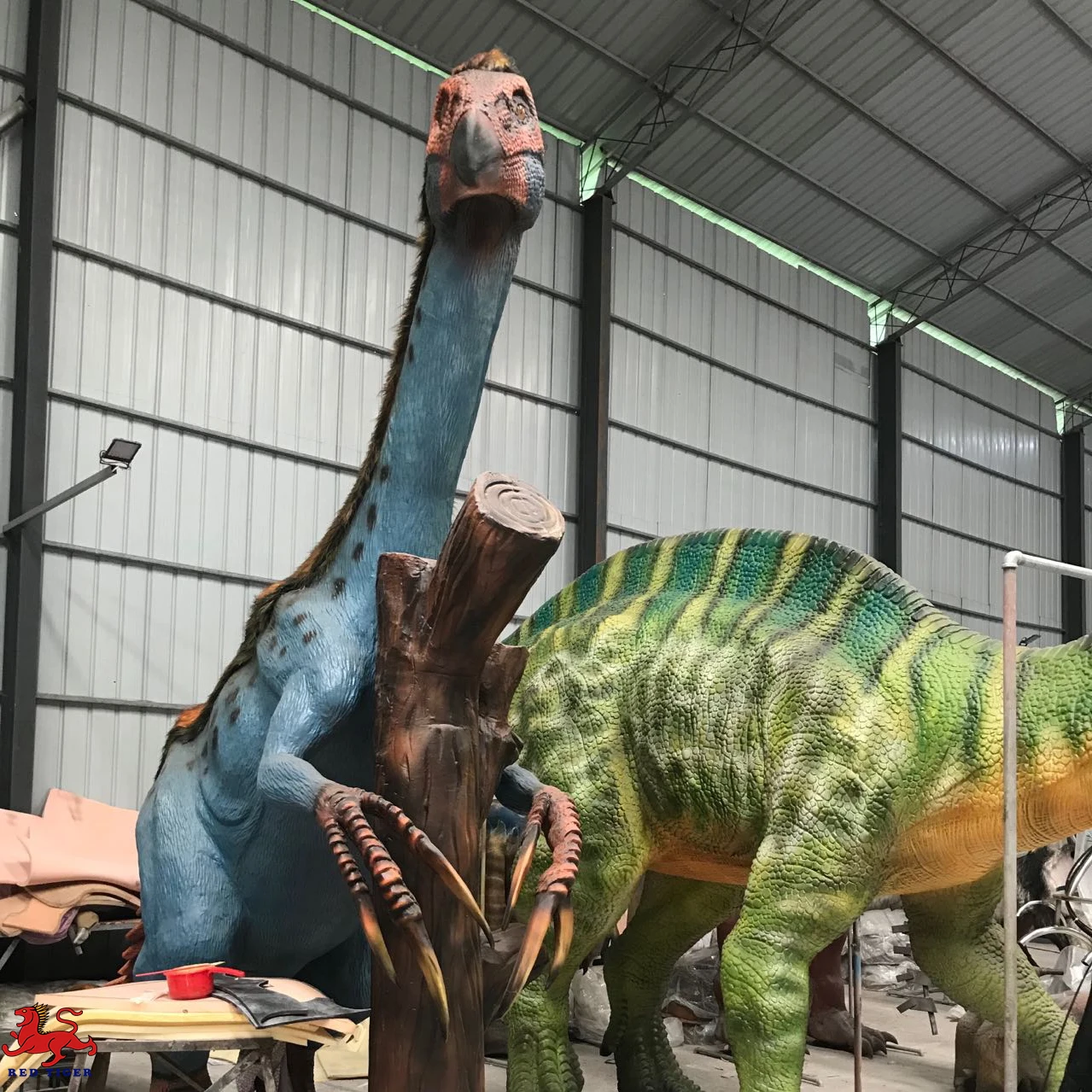 high-tech mechanical dinosaur model life-size therizinosaurus