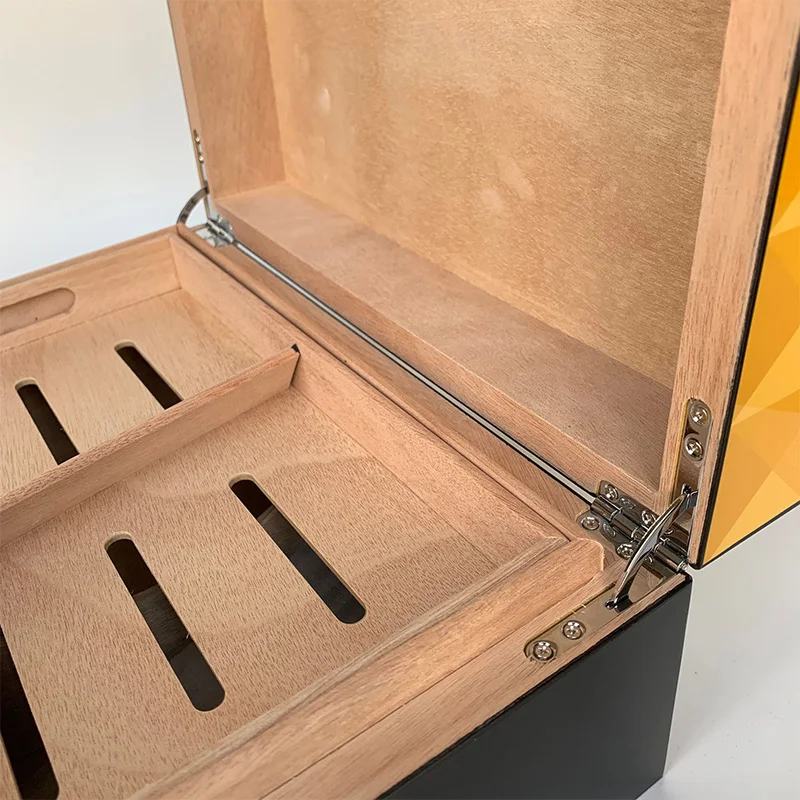 Cigar Humidor Box Cedar Wood Hold 50 Cigars
