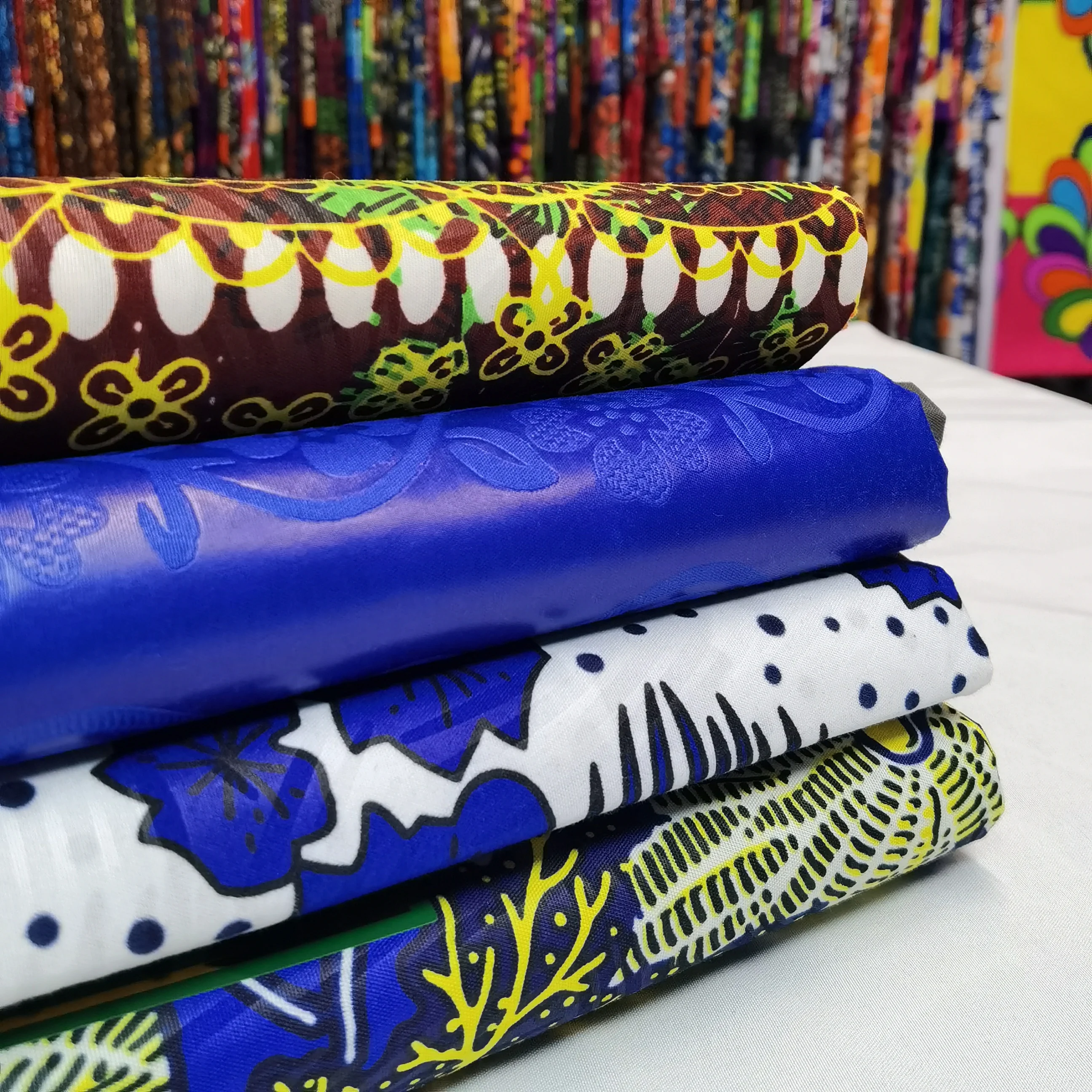 High Quality in Bright Cheap African Wax Print Fabric 2023 Hot Sale 100% Polyester African Clothing Plaid Woven Weft Brushed 40s