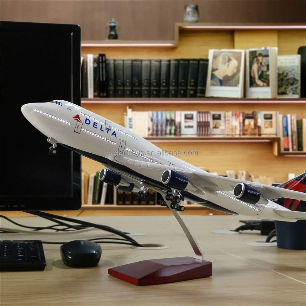 Customized USA Delta Air Lines Plane Model Boeing B747 Resin 47CM  747 Airplane Models for Airline School Graduation Gift