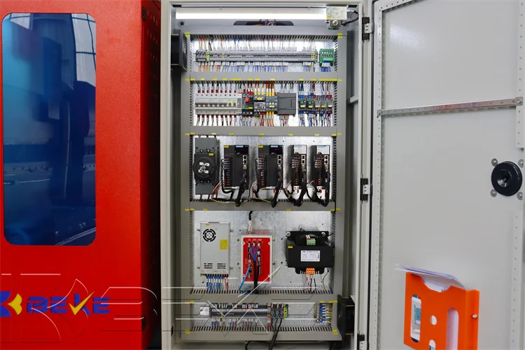 5.5kw CT15  press brake servo cnc press brake machine 40T2000 Bending  machine
