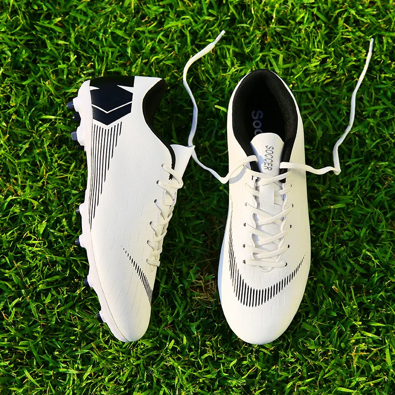 Hot selling low top football shoes with broken nails and long spikes, professional competition training shoes, football shoes