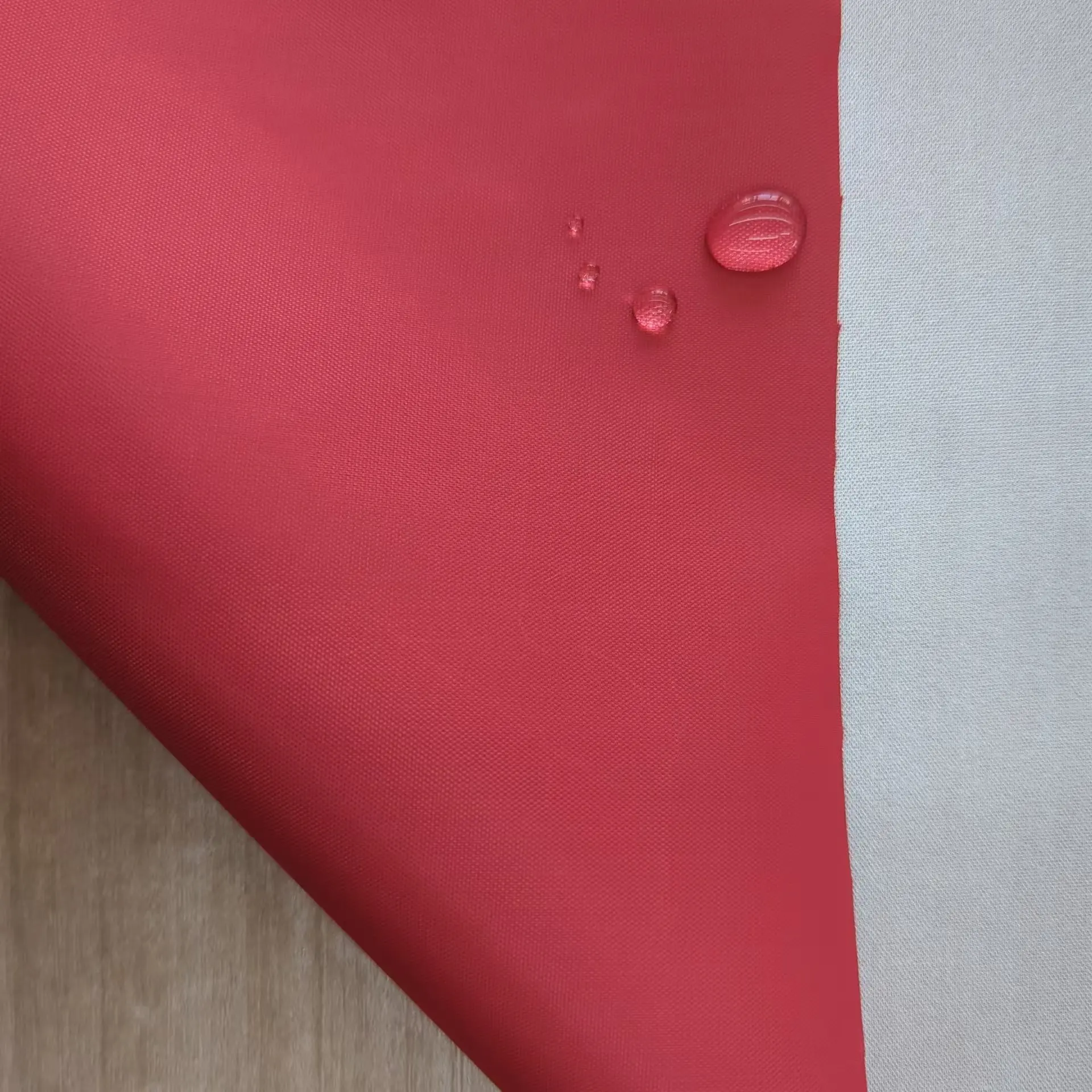 Оптовая продажа серебряное покрытие 100% полиэстер Оксфорд ткань водонепроницаемый для тента зонтик куртка