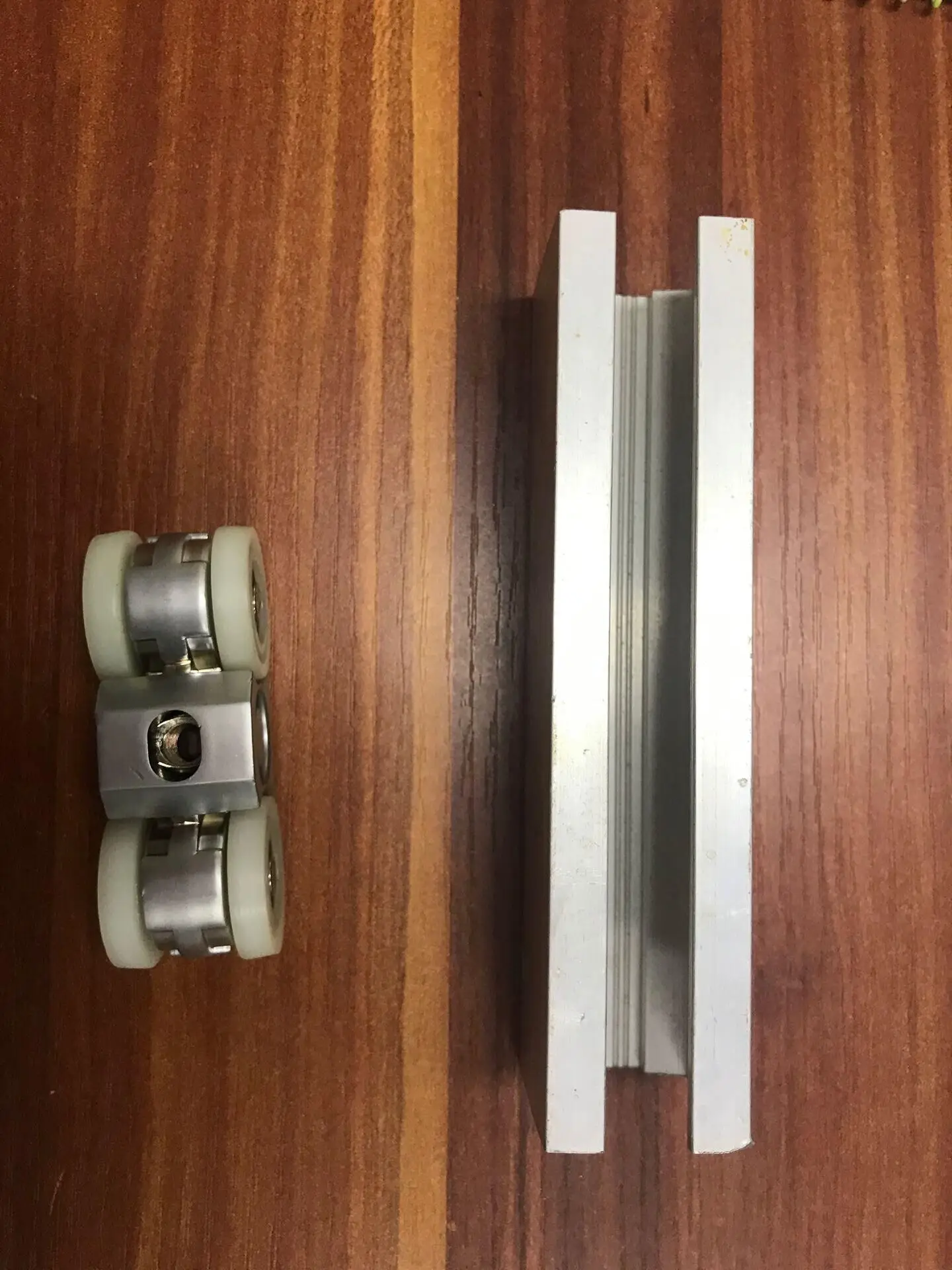 HR2100A-9A sliding door guide,sliding door guide rail,sliding door bottom guide