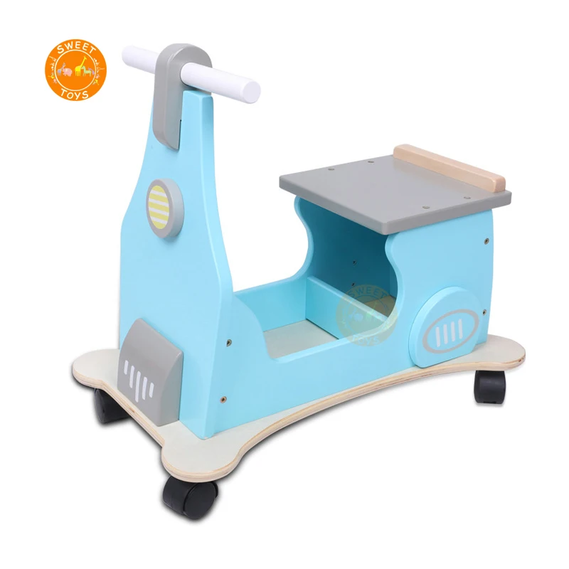 2021 New Arrival Toddler Wooden Scooter Baby Cute Wooden Balance Bike With Four Wheels Preschool Ride On Toys