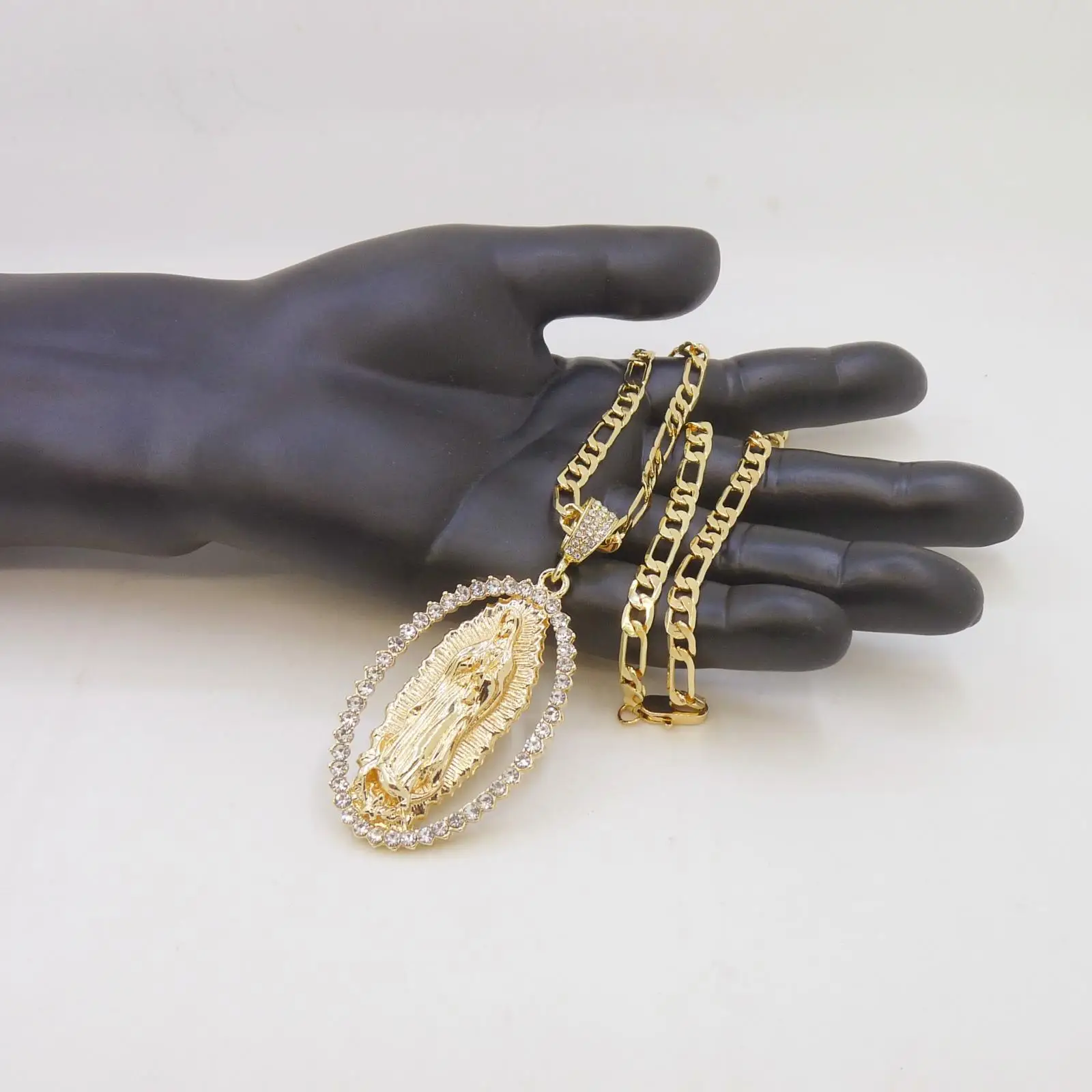 Europe and the United States cross-border manufacturers directly supply the Virgin Mary series pendant necklace