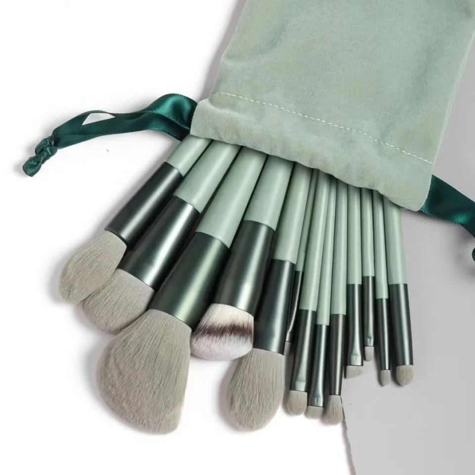 LOW MOQ Custom LOGO 13pcs Professional Make up Brushes Set Green Eyebrow Brush Face Powder Blush Makeup Brush With Storage Bag