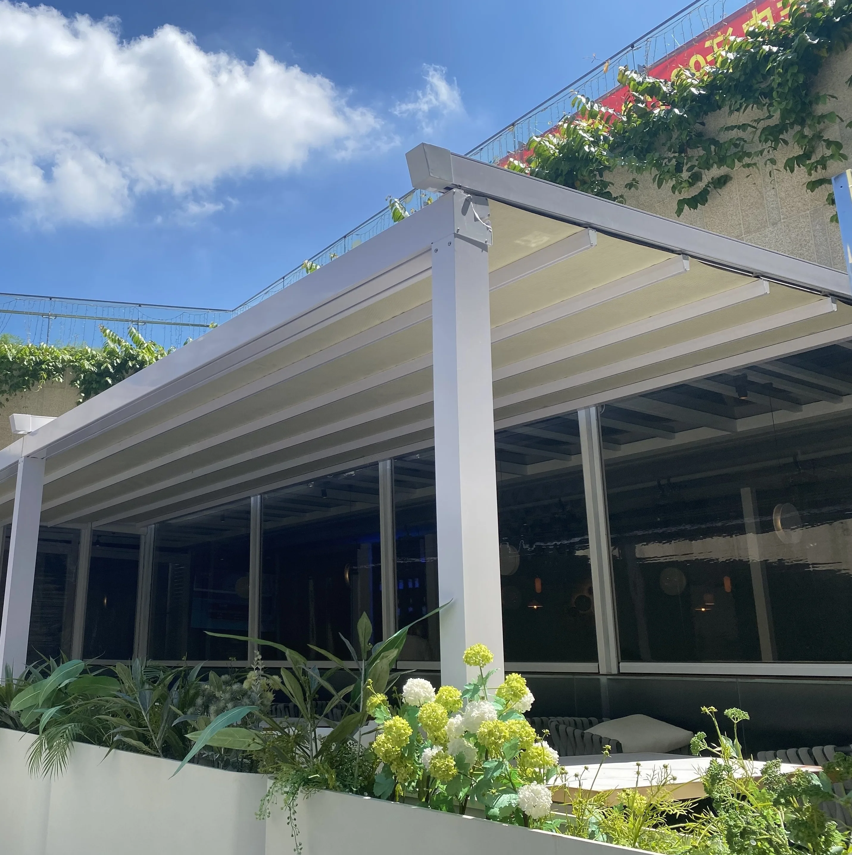 Cantilever Metal Garden Motorized Louvre Roof Screen Rollen Outdoor Aluminum Gazebos Pergola