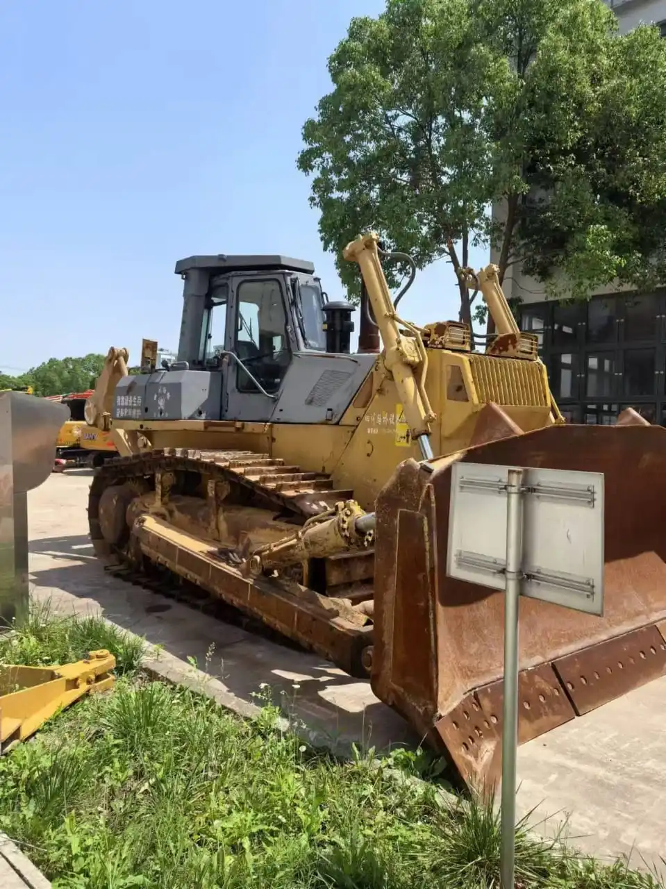 Used Original Year 2012 Komatsu Bulldozer D155AX-5 Good Performance 39 Ton Crawler Machine for Sale Shanghai Stock in China
