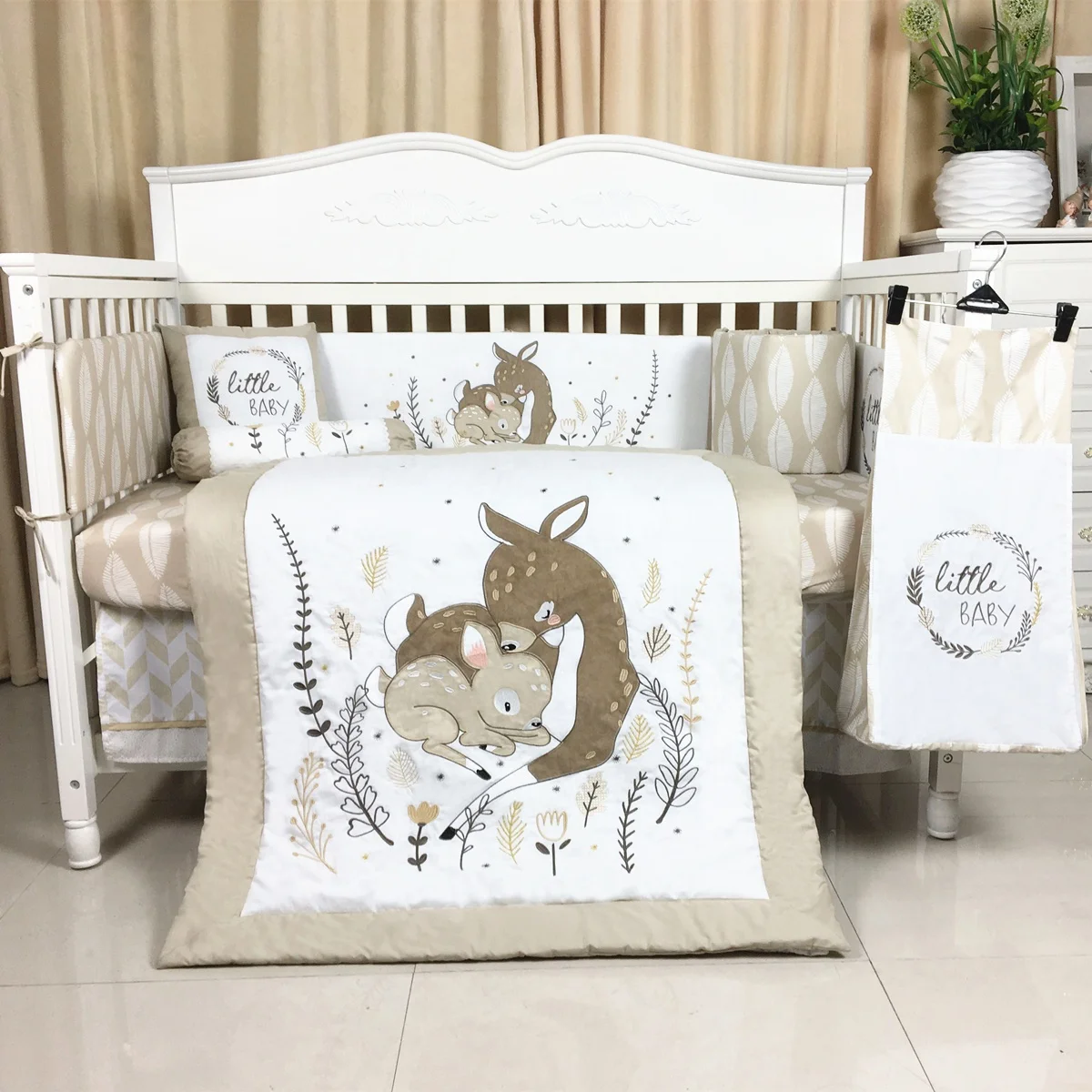 Sustainable Lightweight Breathable Fashion Cute Forest Animals Baby Cot Set Bedding