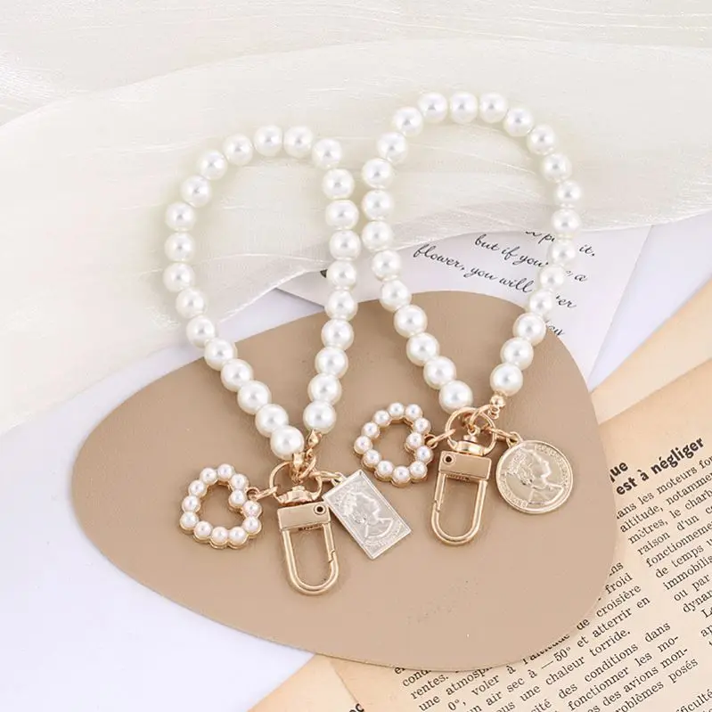 Vintage Pearl bracelet keyChains Women Cellphone Straps Boho Telephone Lanyard Phonecase Charms Keychain Car Key Bag Accessories