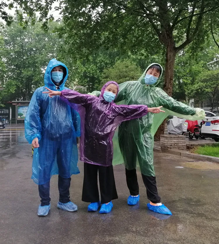 Fashion wholesale cheap disposable raincoat from China