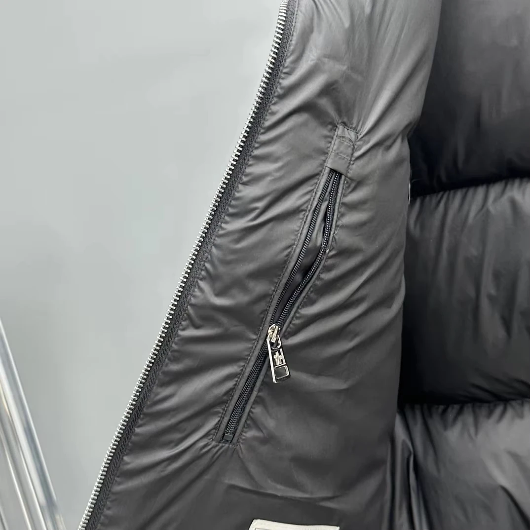 Top designer plus size zipper outdoor thick  luxury long sleeved down coat warmth hood jacket winter warm jacket for man