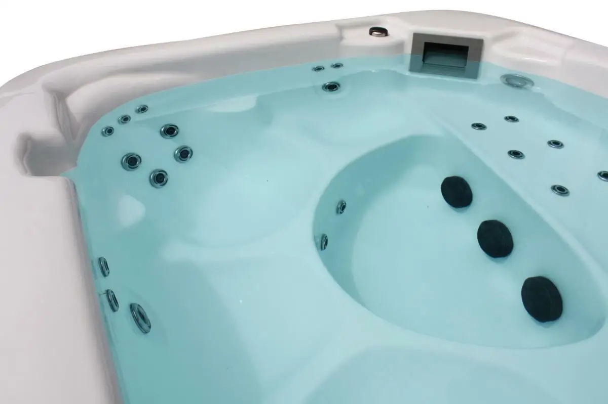 Outdoor whirlpool hot tub Maximus Balboa Aristech USA 24 jets 6 Person Spa Hot Tub