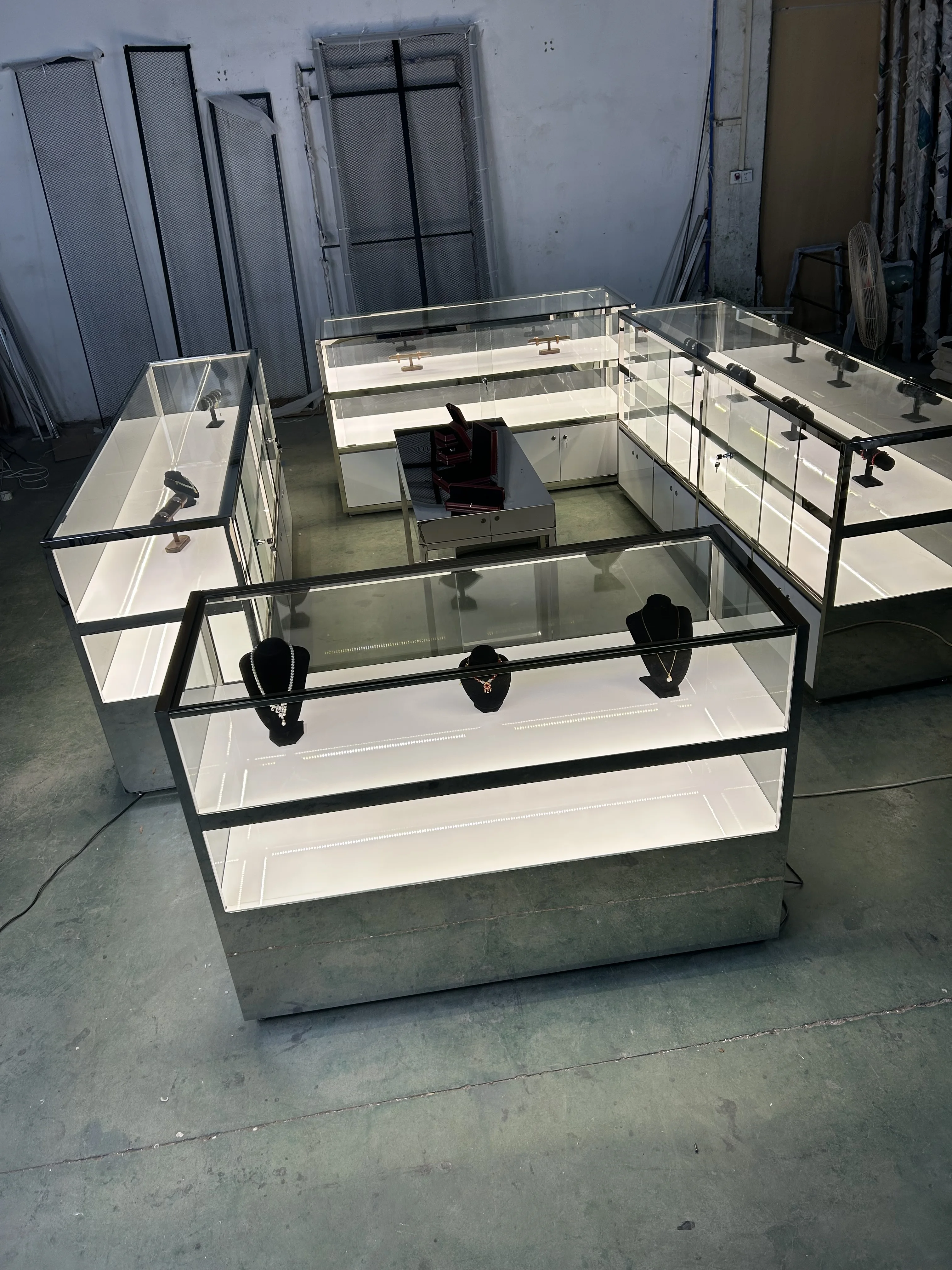 Fashion  jewelry displays for store luxury jewelry store display counter