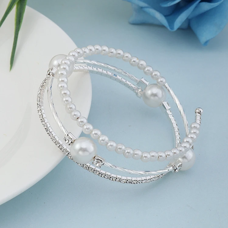 Popular Rhinestone Pearl Multilayer Bracelet in Europe and America Gives Girlfriend Birthday Gift