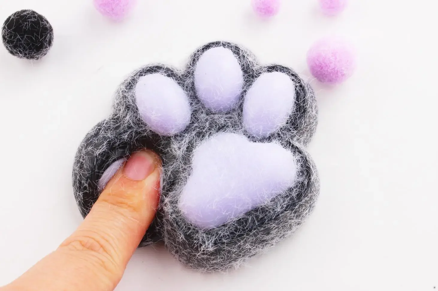 XTQ TPR Stress Relief Fidget Funny Squishy Toys Squeeze Pinching Kitten Paw Vent Toy