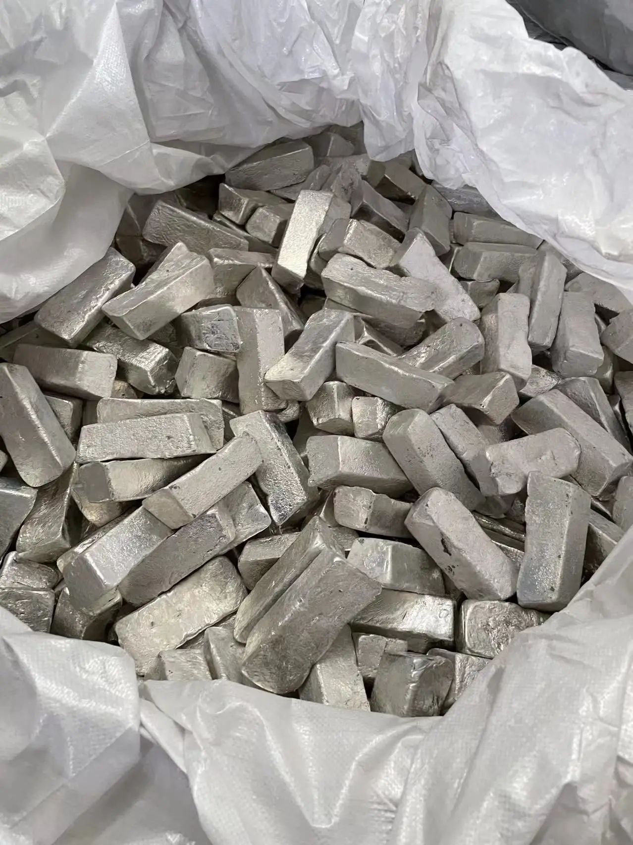 Mg Metal Material 99.9%Min, 7.5+/-0.5kg/PC Reach Certified Magnesium Ingot