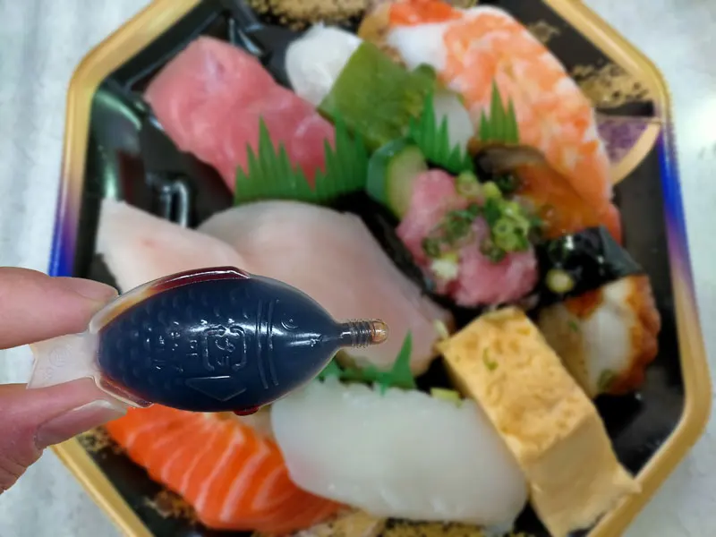 Fish-shaped wholesale easy use light sweet soy sauce for sushi