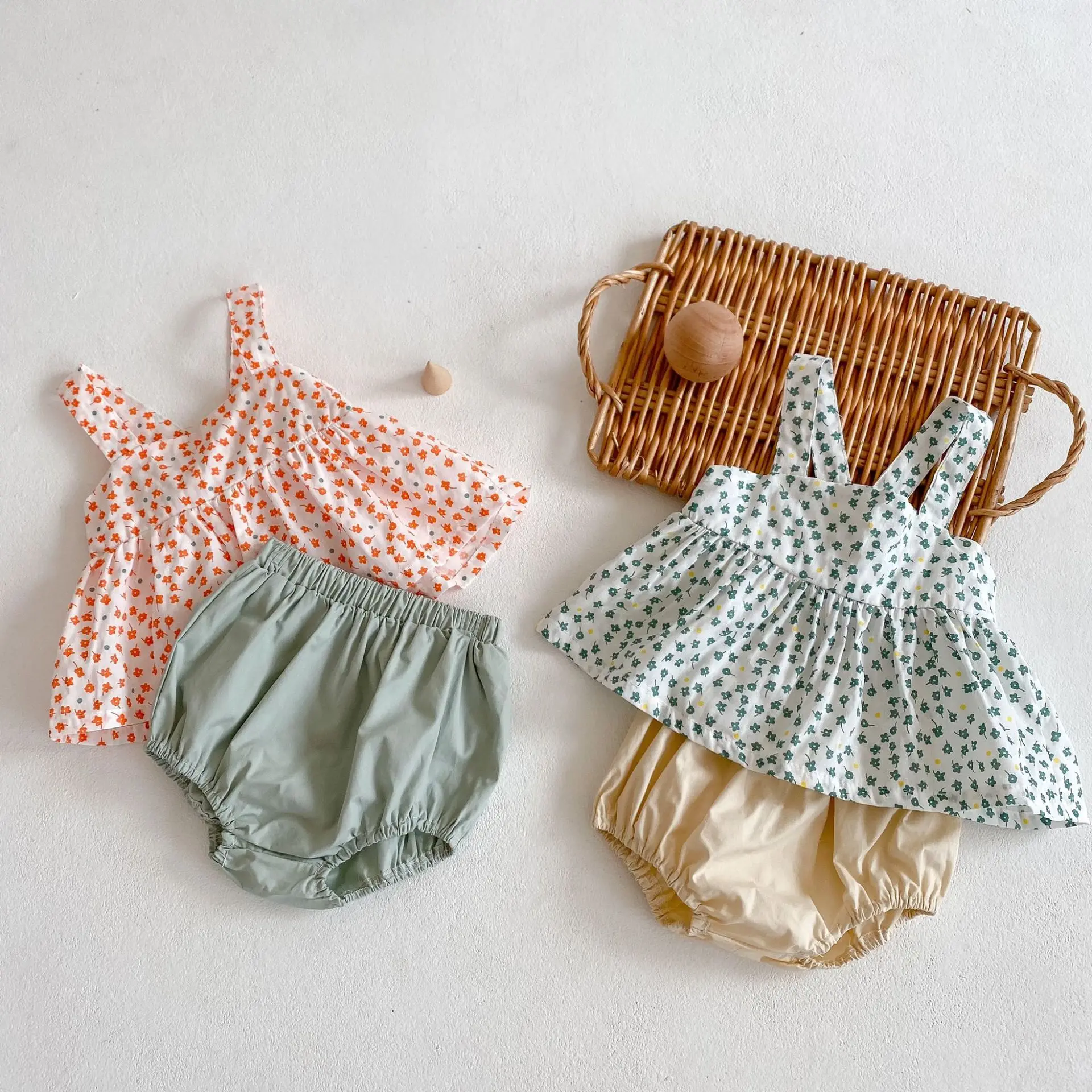 Summer baby girl baby small floral camisole + pants suit baby girl two-piece suit factory special wholesale
