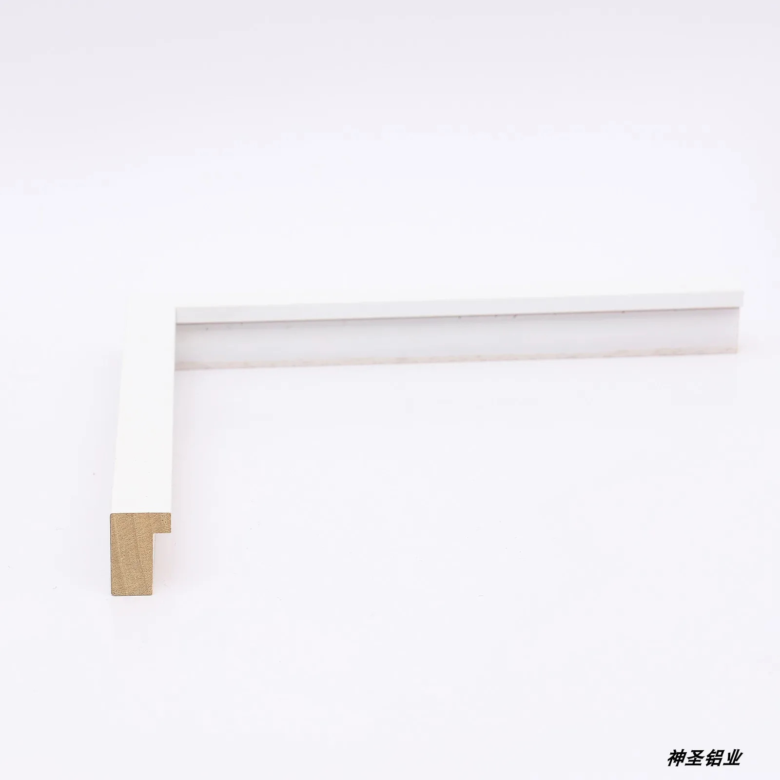 Various Good Quality  Solid wood brush color high-end line 82029 white wood flat picture frame decoration frame strip