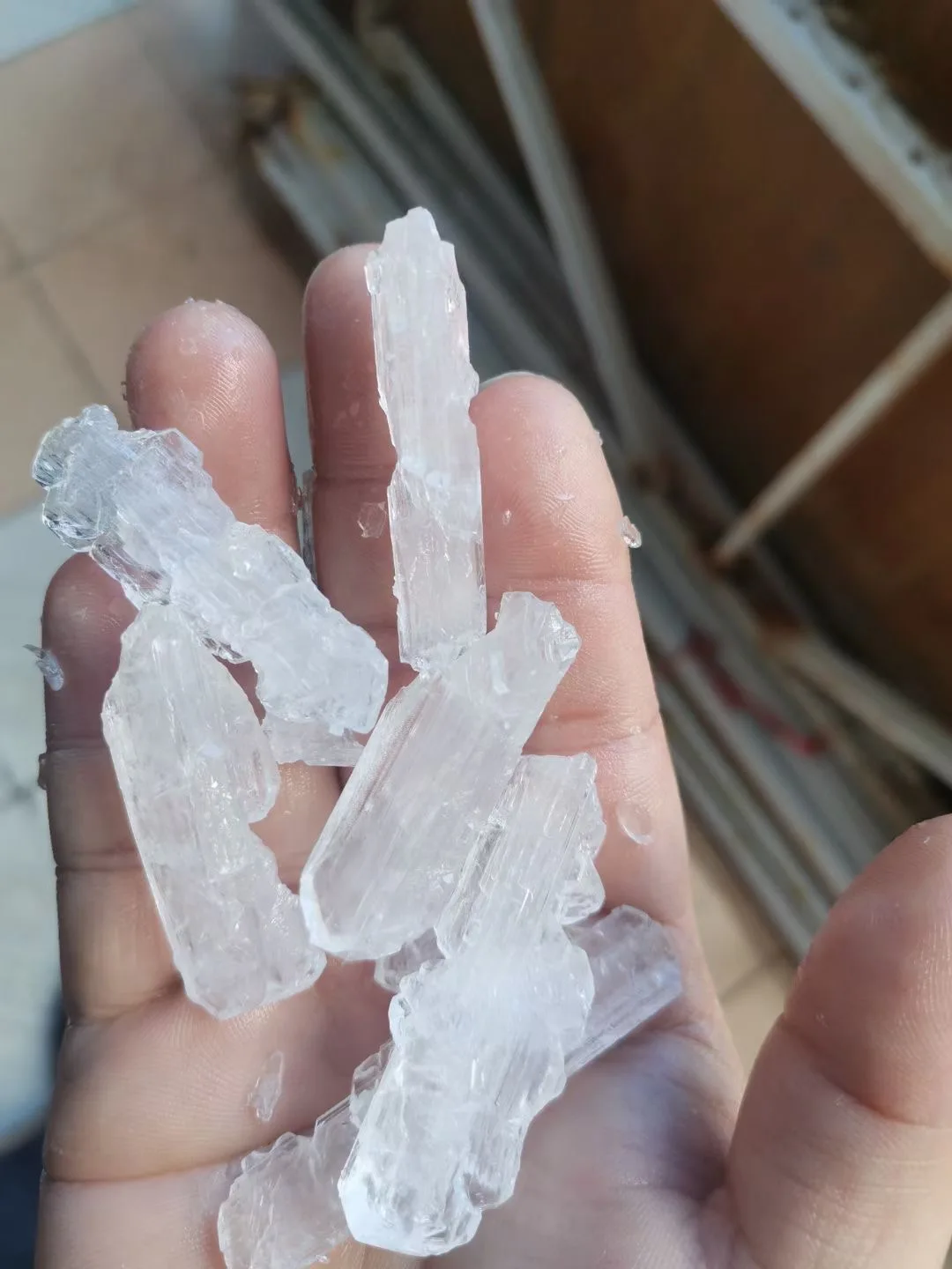 Supply 99% pure N-Isopropylbenzylamine Crystals C10H15N Cas 102-97-6